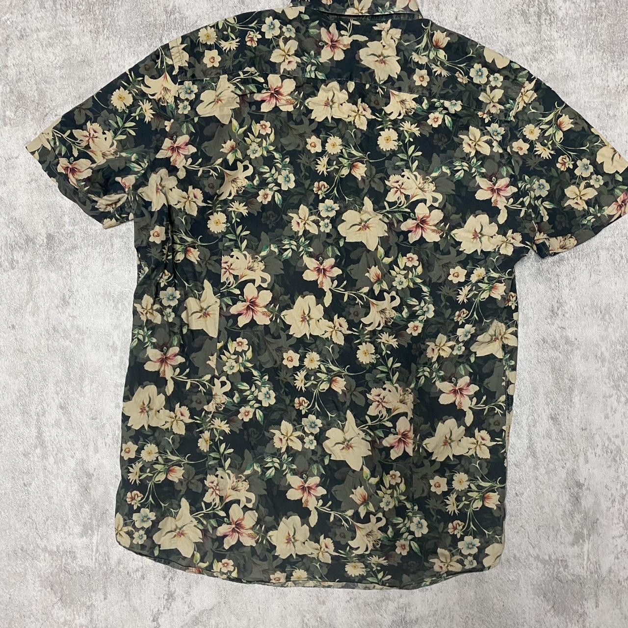 Other Green and black floral button-up shirt #floralshirt Size US L / EU 52-54 / 3 - 4 Thumbnail