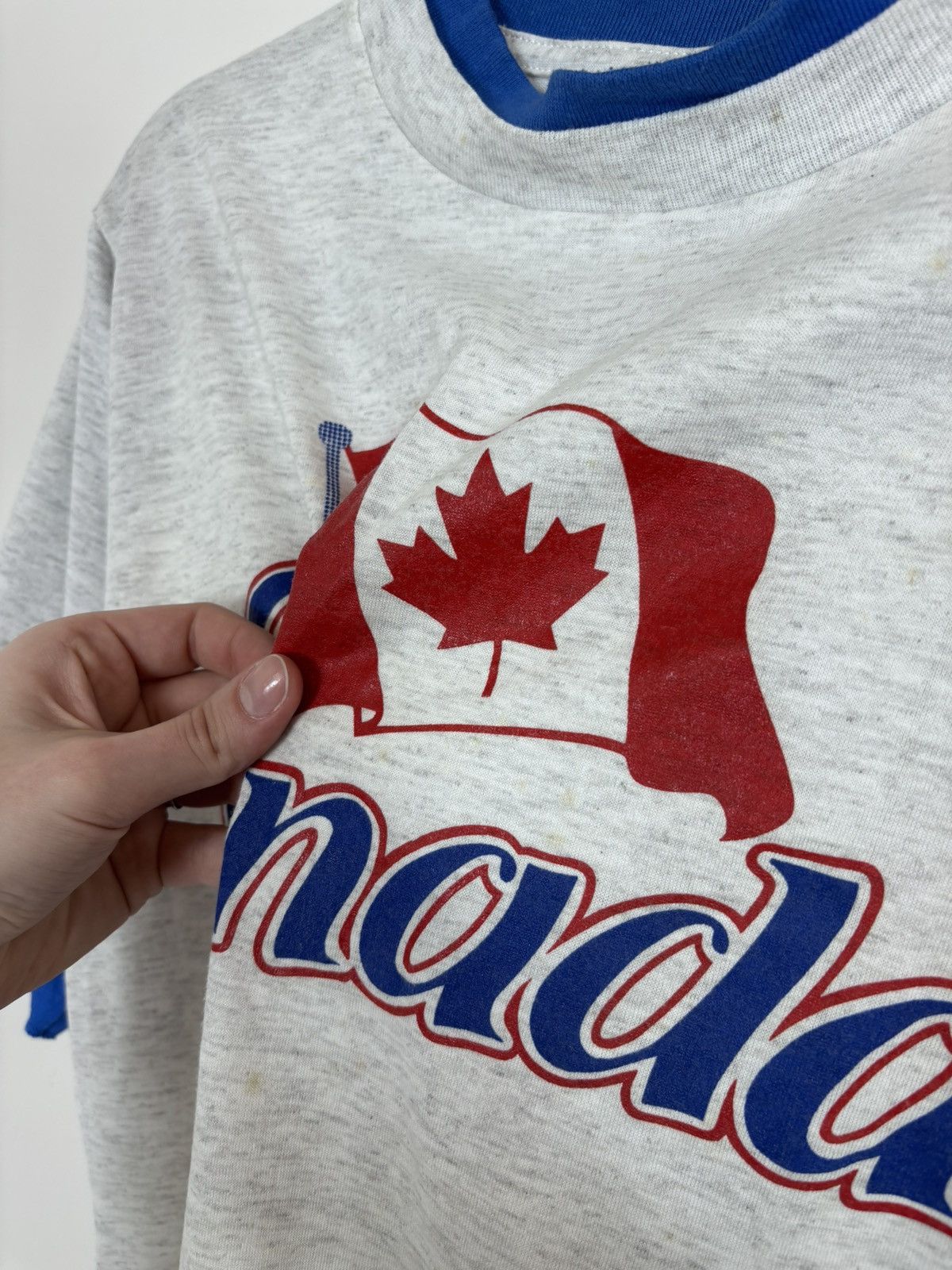 Vintage Vintage 1990s Canada Flag Big Graphic Logo Grey T-Shirt Tee Size US M / EU 48-50 / 2 - 15 Thumbnail