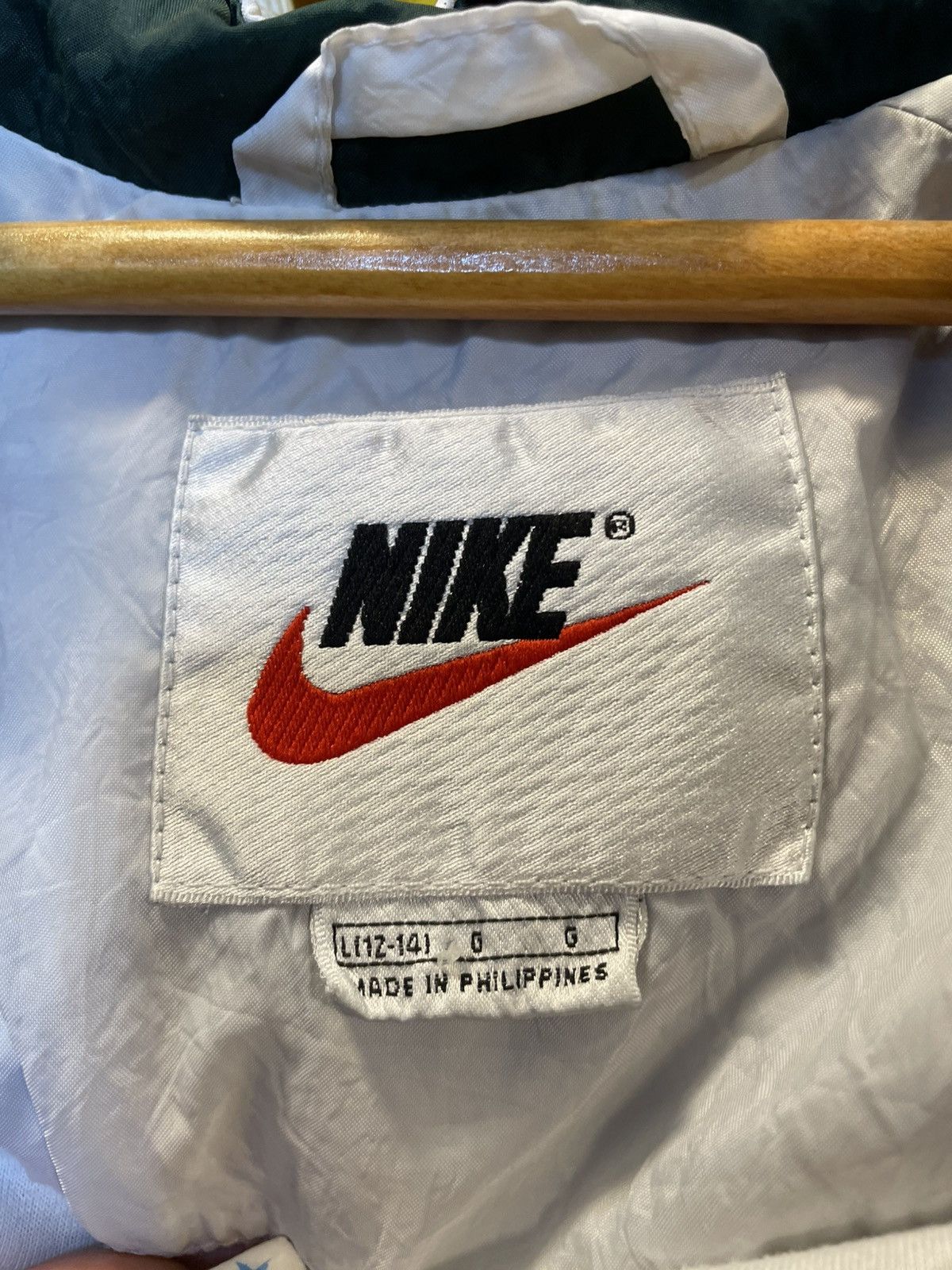 Nike Vintage Nike Spell Out Windbreaker Jacket Size US L / EU 52-54 / 3 - 4 Thumbnail