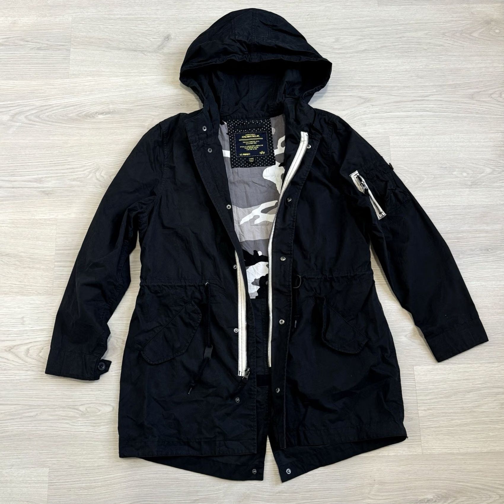 Vintage VINTAGE Alpha Industries Inc Diplomat Fishtail Parka Hooded Zip Women L Black Camo Parka Womens刘 Size L / US 10 / IT 46 - 2 Thumbnail