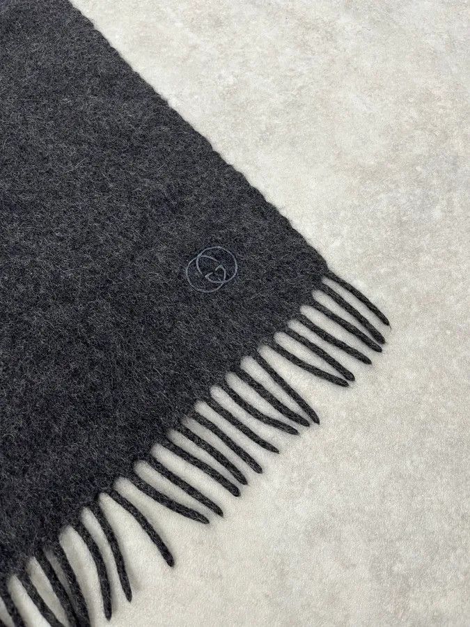 Gucci 2000s Gucci Grey Cashmere Scarf Size ONE SIZE - 4 Thumbnail