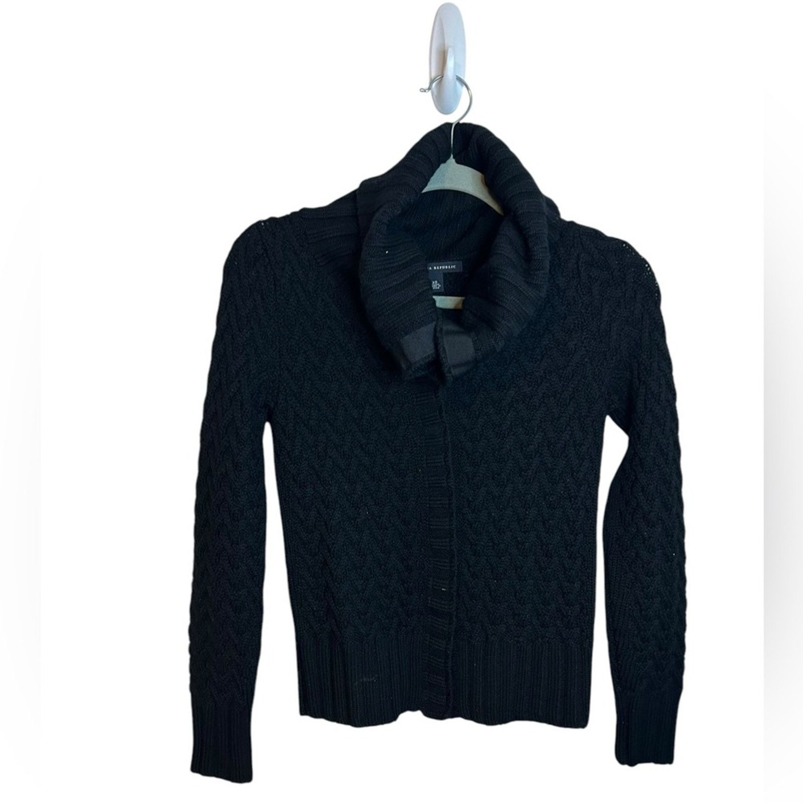 Banana Republic Banana Republic Black Cable Knit Snap Front Wool Sweater Size XS / US 0-2 / IT 36-38 - 1 Thumbnail