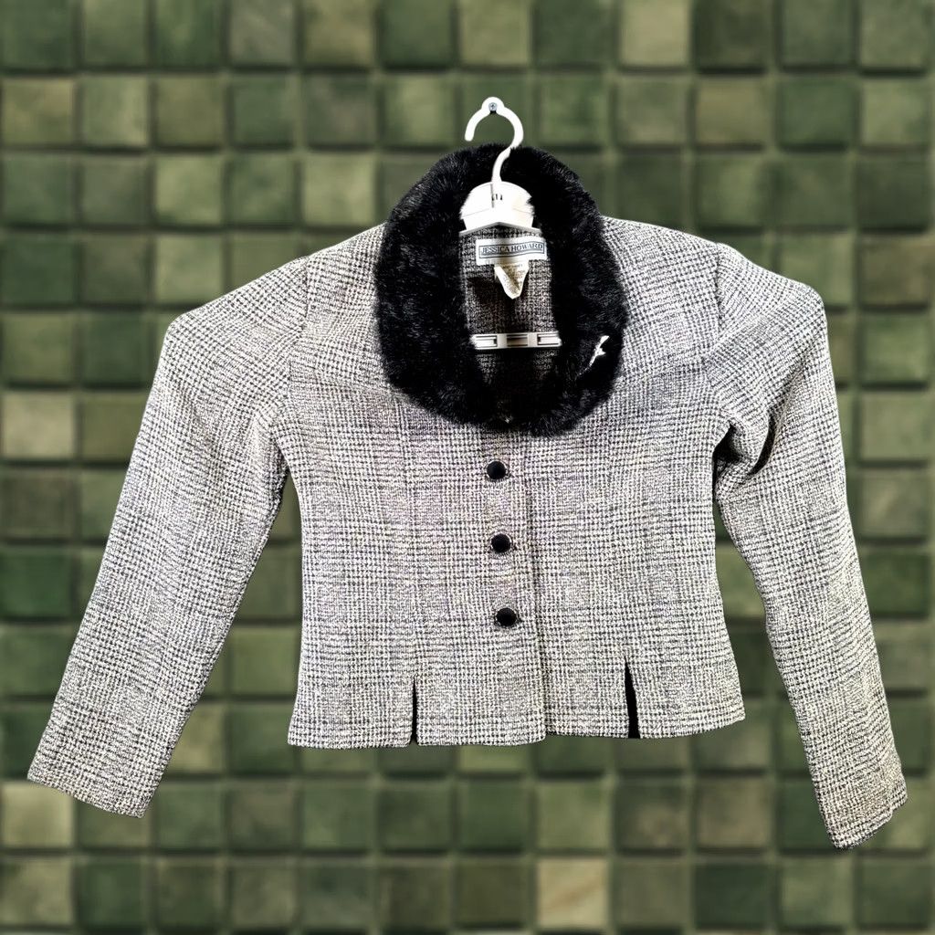 Vintage Jessica Howard Basic Jacket Womens 6 Gray Polyester Tweed Plaid Fox Fur Collar Jacket Women Grey Plaid Fox Fur Collar Size M / US 6-8 / IT 42-44 - 1 Thumbnail