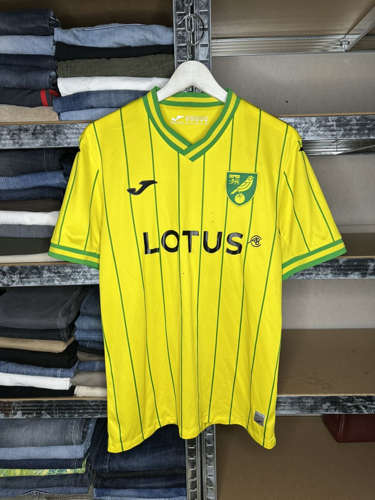 Jerzees Joma Norwich City Home football shirt 2022 - 2023 Size US L / EU 52-54 / 3 - 1 Thumbnail