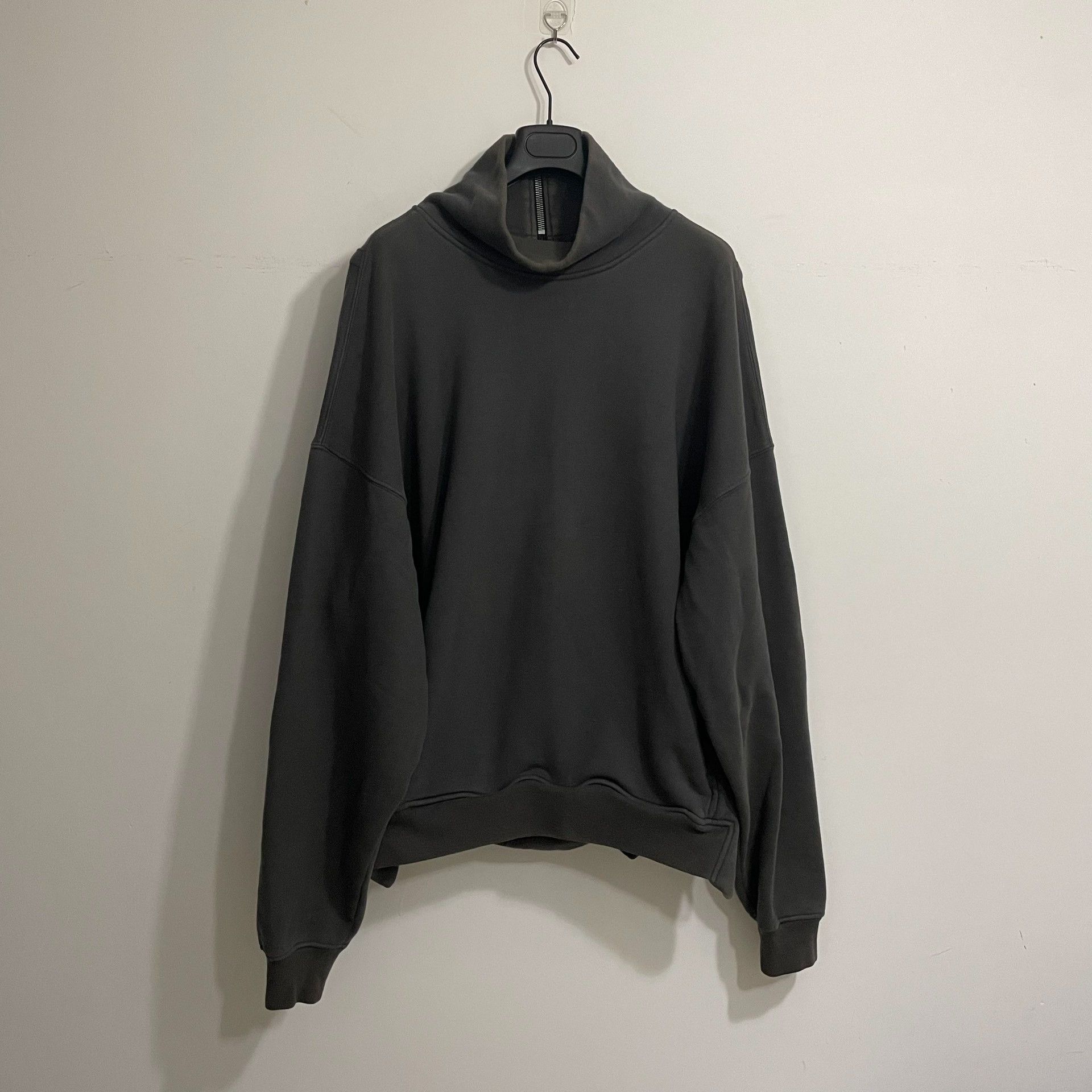 Fear of God Fear of God 4th Vintage Black Back Zip Sweatshirt Size US XL / EU 56 / 4 - 1 Thumbnail