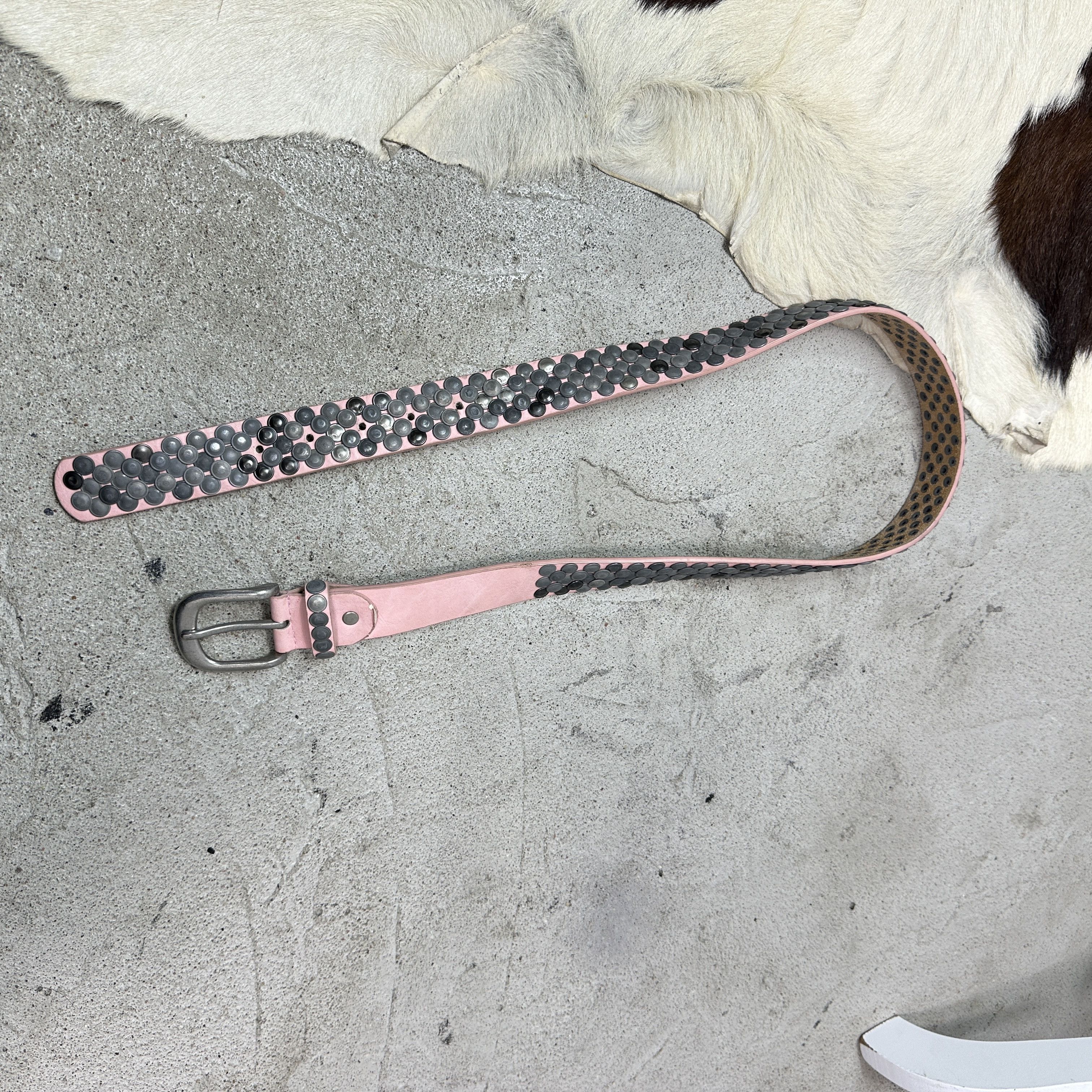Vintage Vintage Avant Garde Pink Studded Grunge Belt 00s Size ONE SIZE - 5 Thumbnail
