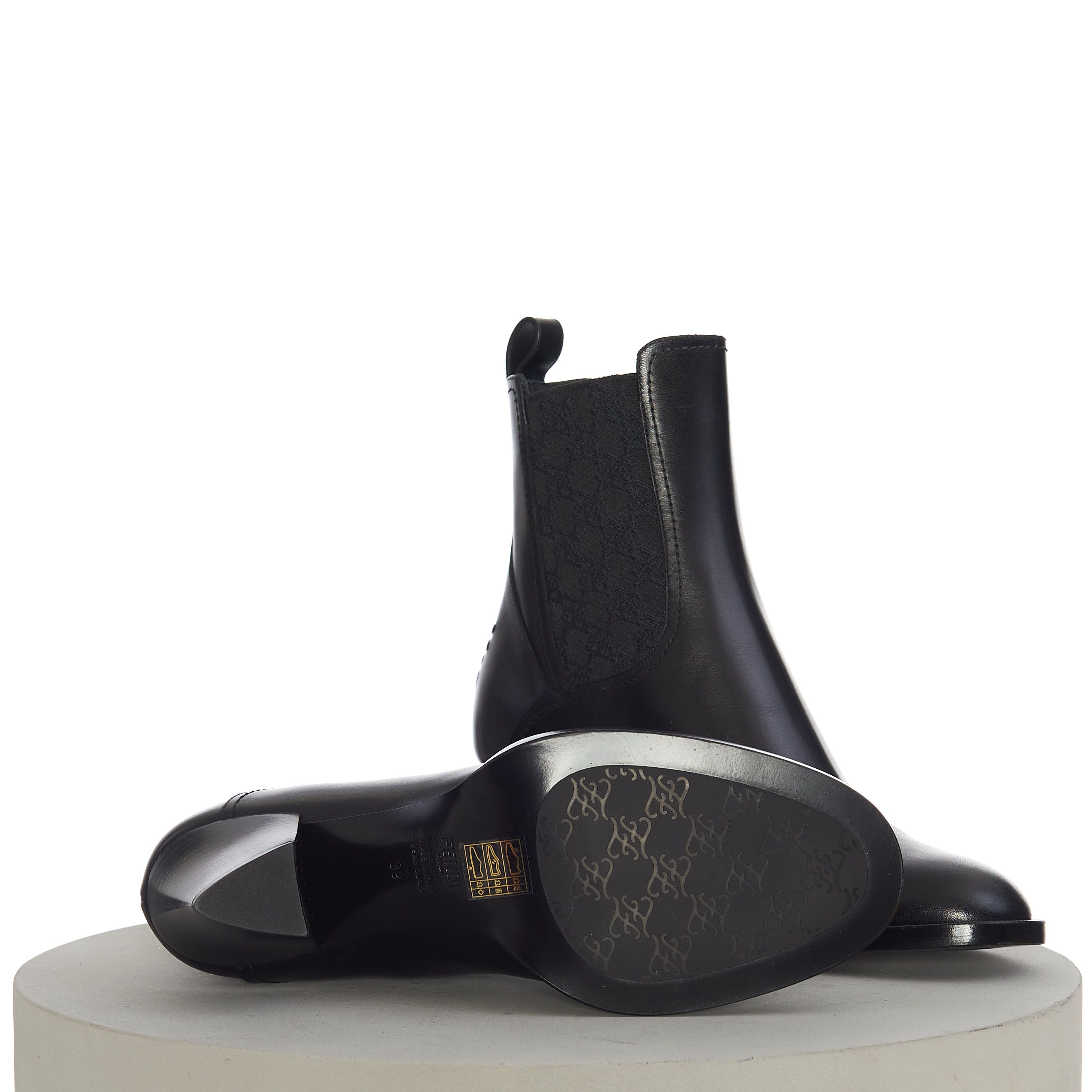 Fendi Karligraphy Boots In Black Leather With Medium Heel Size US 6 / IT 36 - 10 Thumbnail