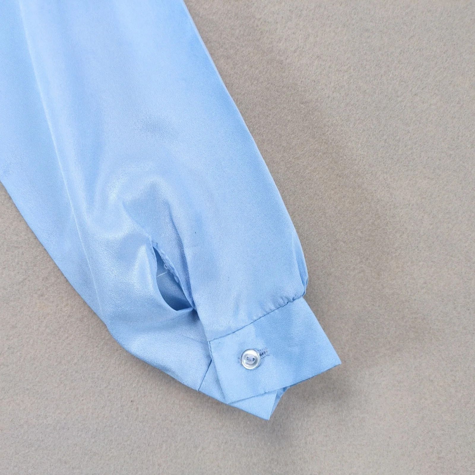 Vintage Carl Lawrence Blue Button Front Blouse Women's M Long Sleeve Size M / US 6-8 / IT 42-44 - 4 Thumbnail