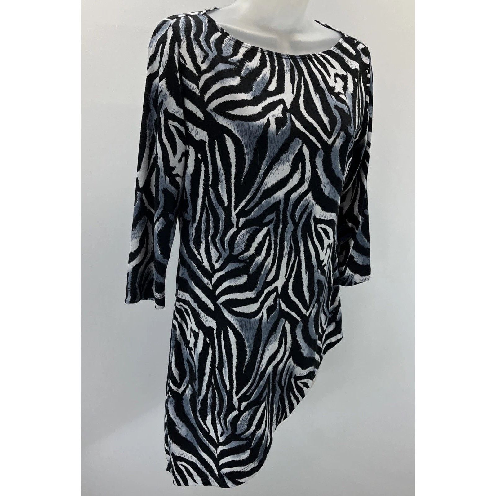 Chicos Chico's Zebra Striped Asymmetrical 3/4 Sleeve Top sz 0 Size S / US 4 / IT 40 - 2 Thumbnail