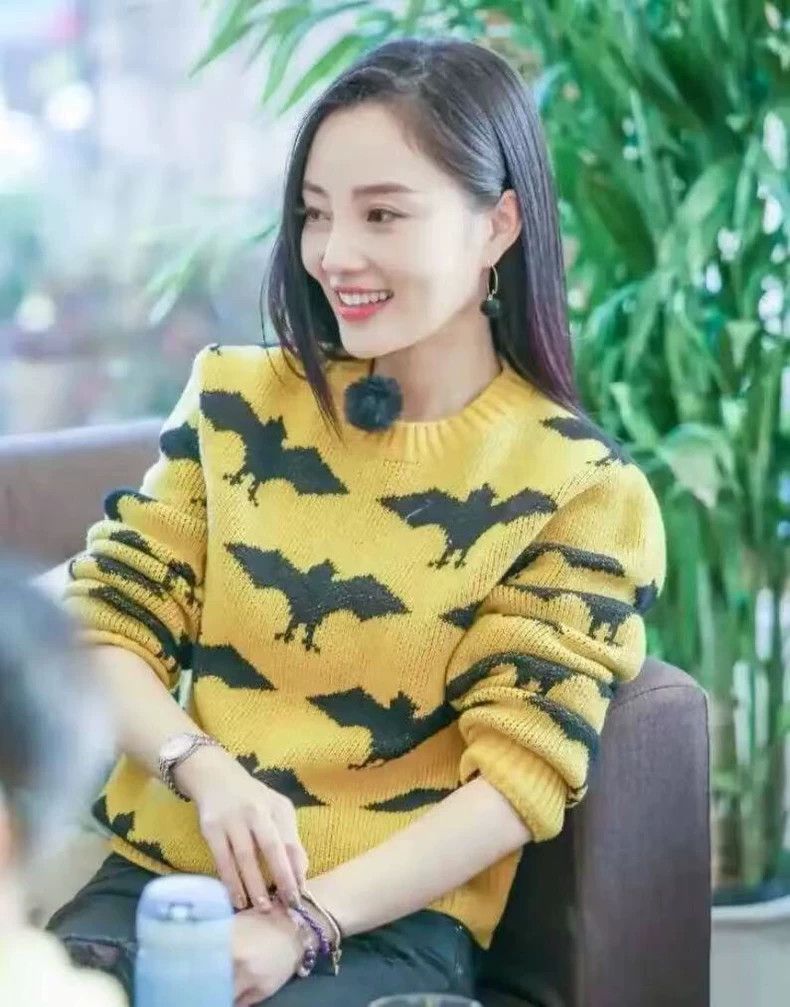 Gucci Gucci Yellow bat inlaid wool round-neck long-sleeved knitt Size US XS / EU 42 / 0 - 9 Thumbnail