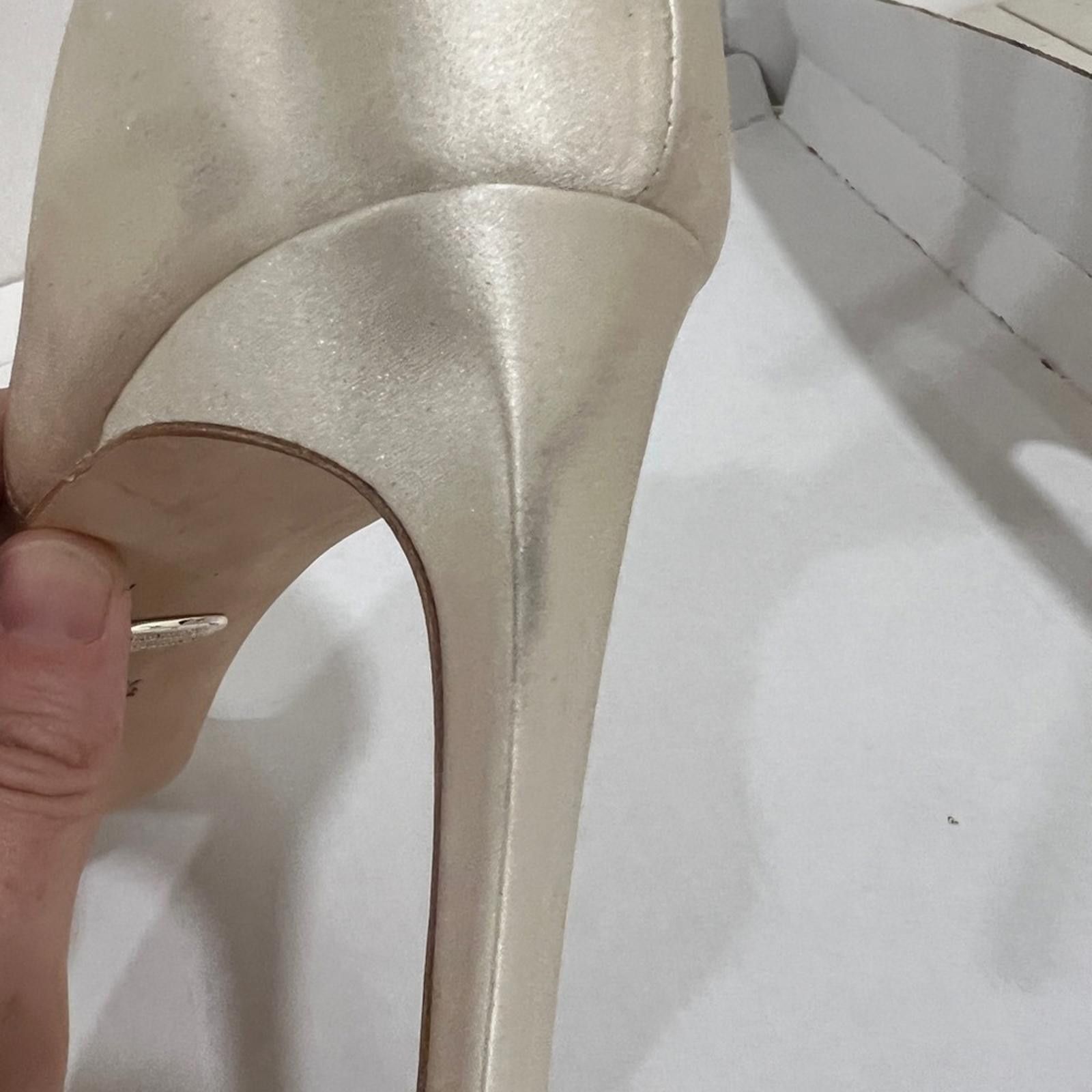 Designer Badgley Mischka creme satin heels with rhinestones Size US 9.5 / IT 39.5 - 7 Thumbnail