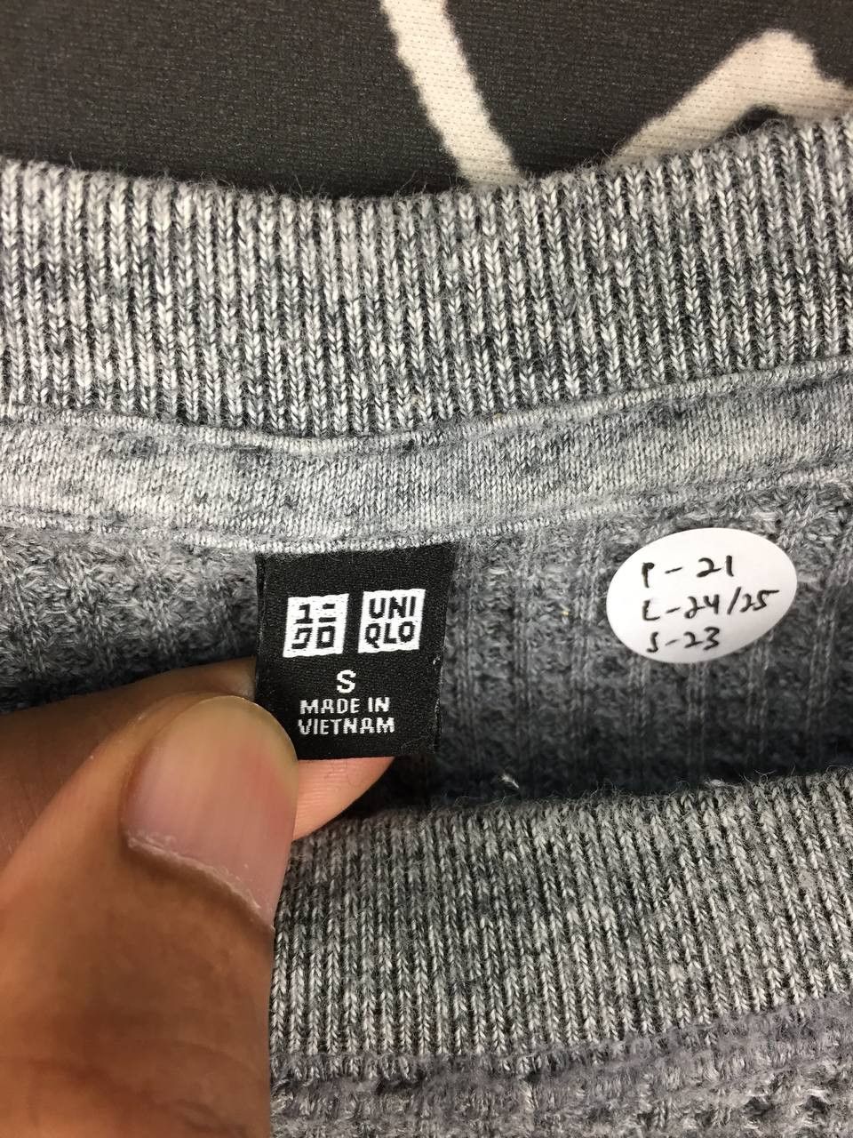 Uniqlo Uniqlo Casual Waffle knit Crew Neck Long Sleeve Tee Size S Size US S / EU 44-46 / 1 - 7 Thumbnail