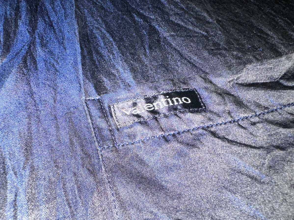 Designer × Japanese Brand × Valentino 🔥Rare Vintage Valentino Waxed Shirt Black Iridescent Blue Size US XL / EU 56 / 4 - 6 Thumbnail