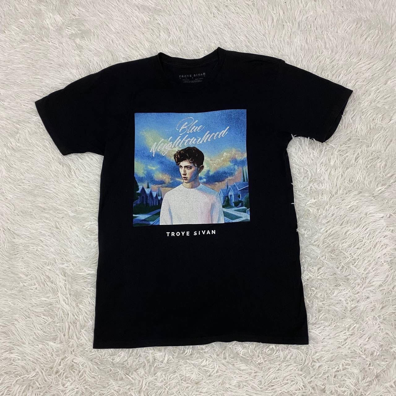 Band Tees Solo singer troye sivan band blue neighbourhood Size US M / EU 48-50 / 2 - 1 Thumbnail