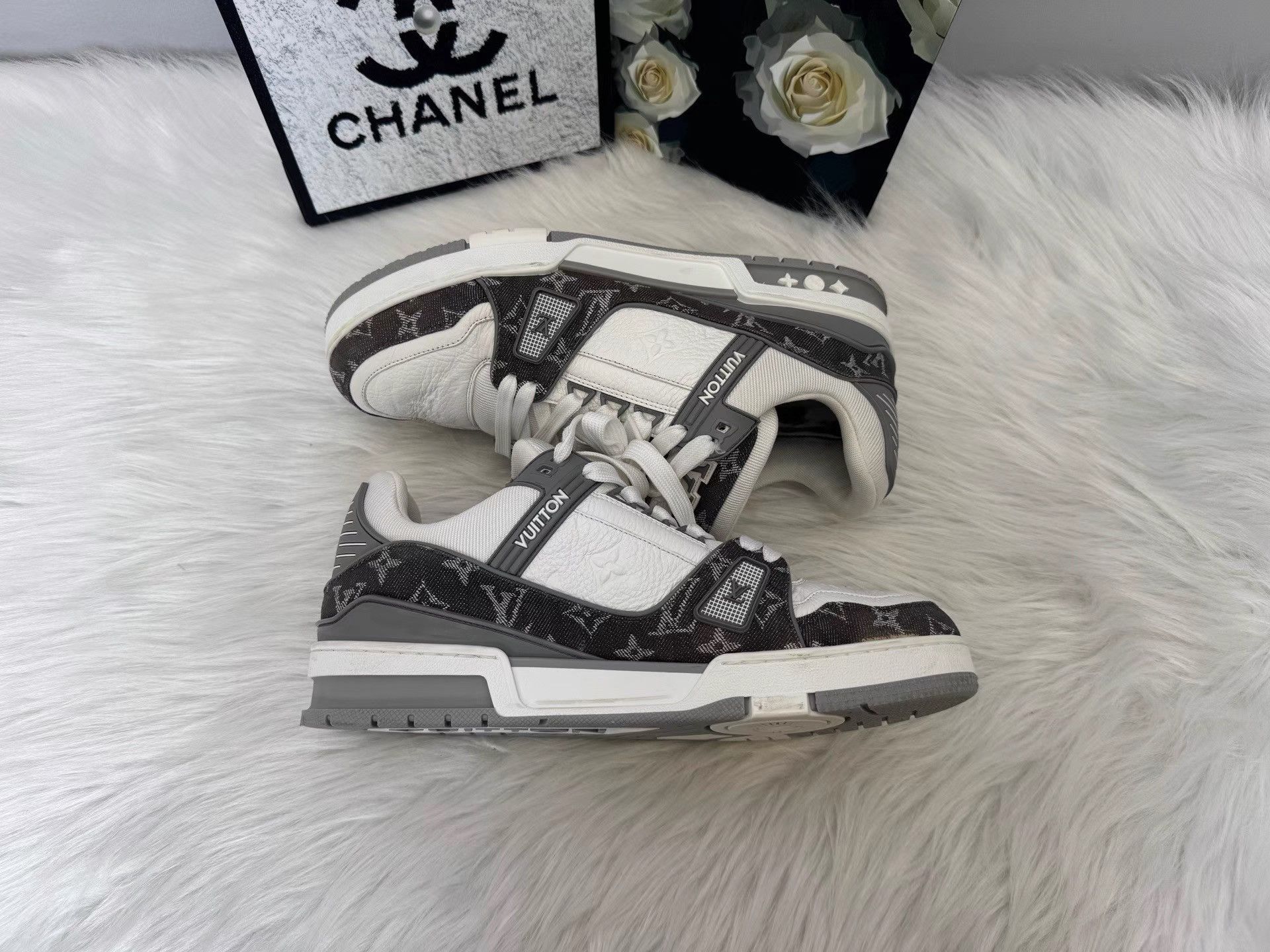 Louis Vuitton Louis Vuitton Grey White Denim Trainer Sneakers K36 Size US 8.5 / EU 41-42 - 6 Thumbnail