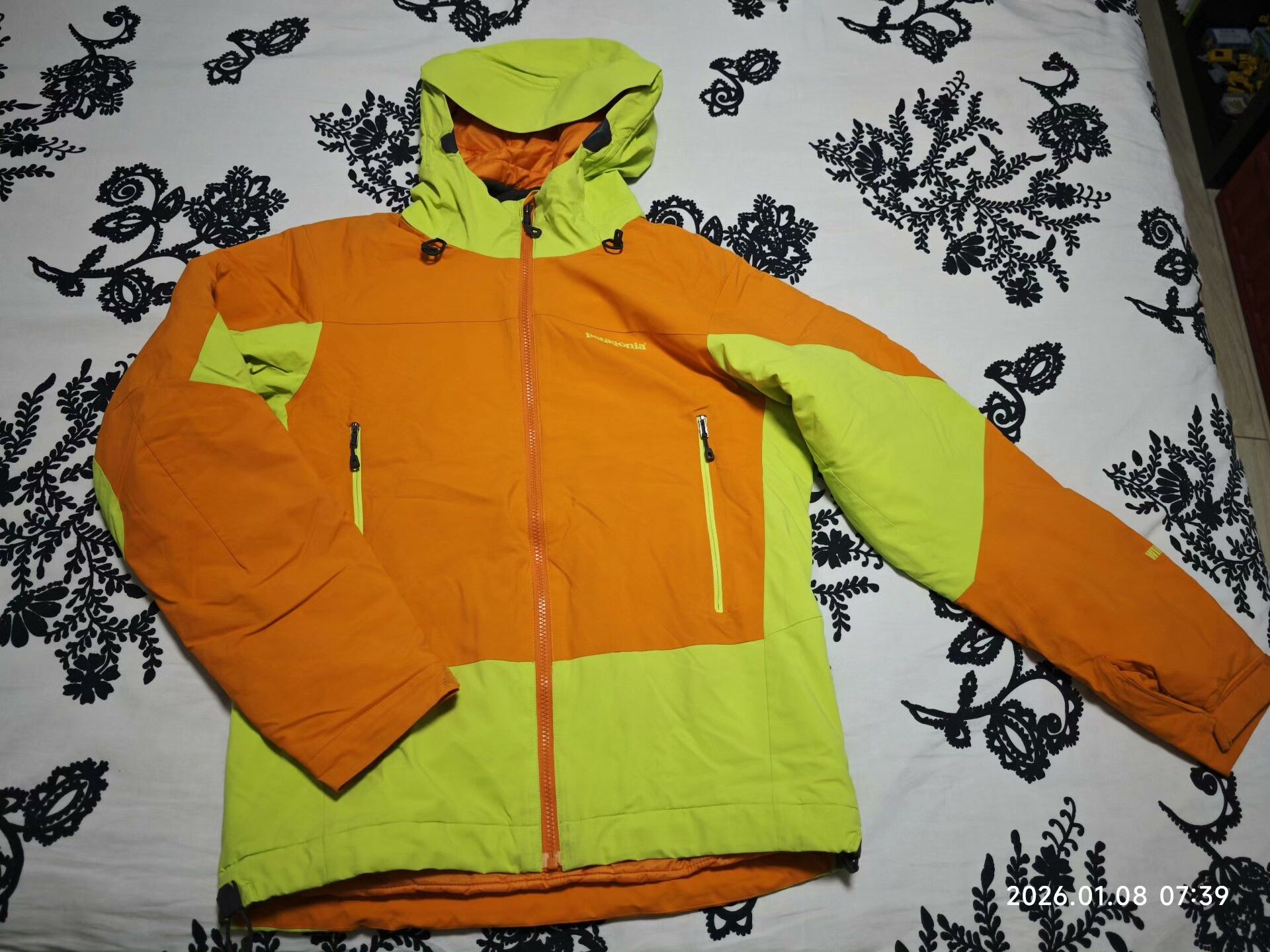 Patagonia Patagonia Men's Winter Sun Padded Jacket Size US S / EU 44-46 / 1 - 1 Thumbnail