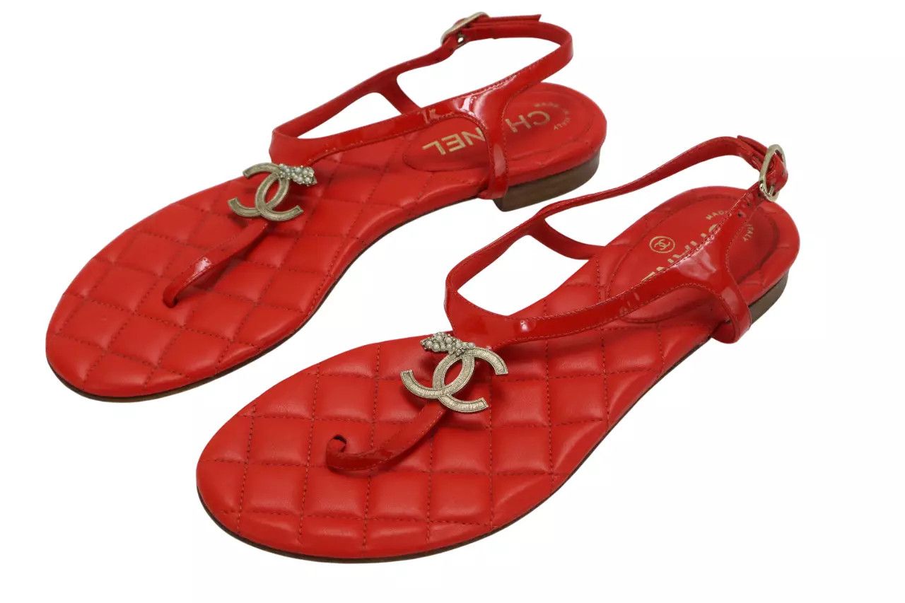 Chanel CHANEL Women's EU 38 Red Patent Leather Flip Flops Sandals Size US 8 / IT 38 - 4 Thumbnail