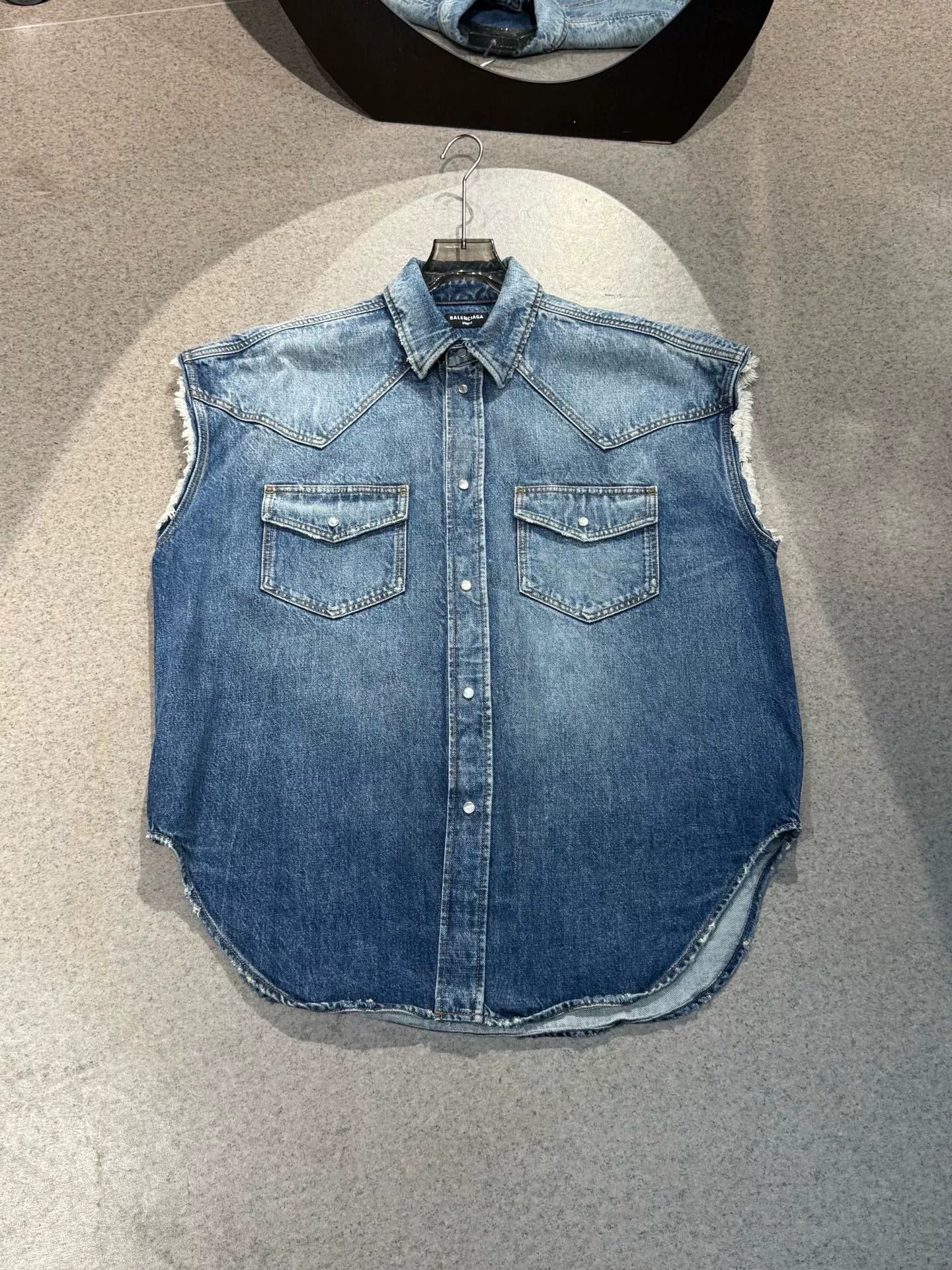 Balenciaga Balenciaga Beaded Denim Vest Jacket Size US XS / EU 42 / 0 - 1 Thumbnail