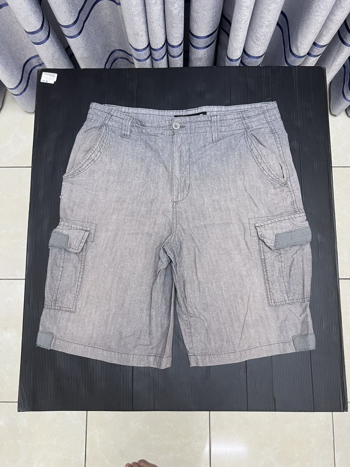 Vintage Vintage AirWalk Cargo Short Pant Size US 34 / EU 50 - 1 Thumbnail