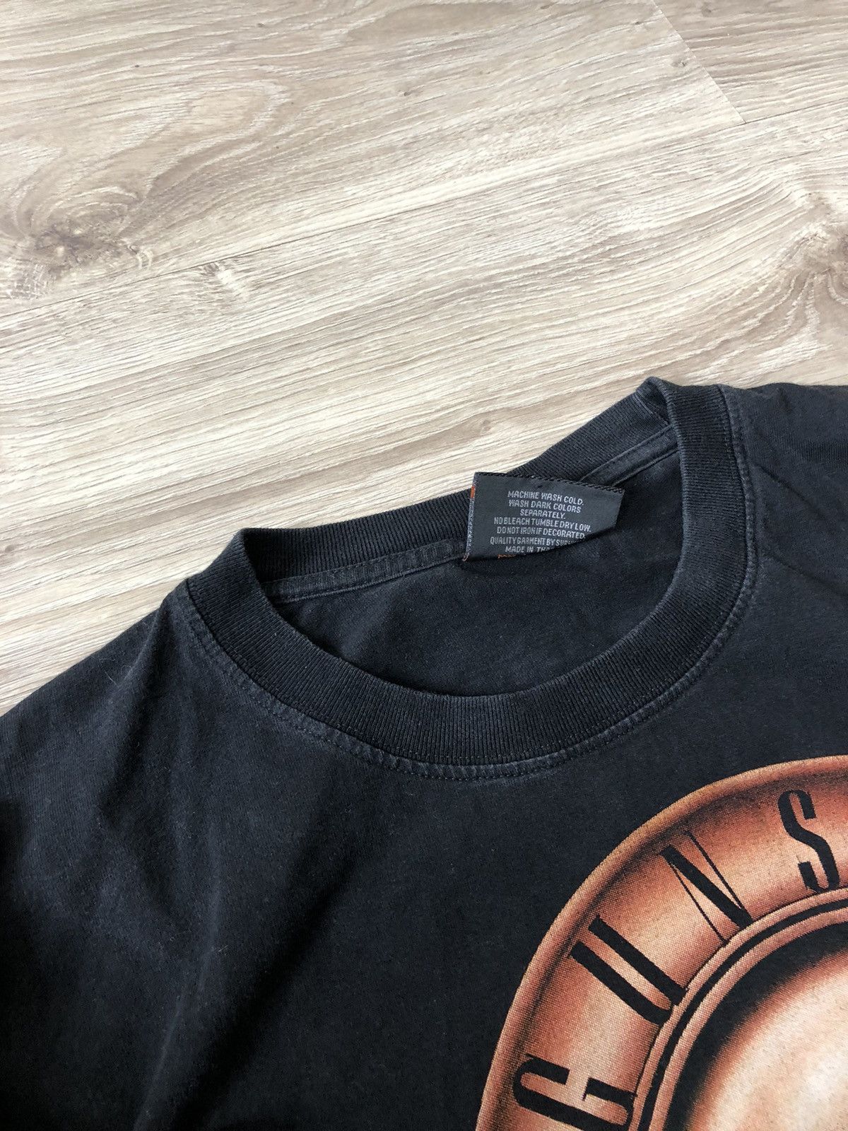 Band Tees × Guns N' Roses × Vintage Vintage Guns N Roses The Rock Never Dies Band T Shirt Size US L / EU 52-54 / 3 - 3 Thumbnail