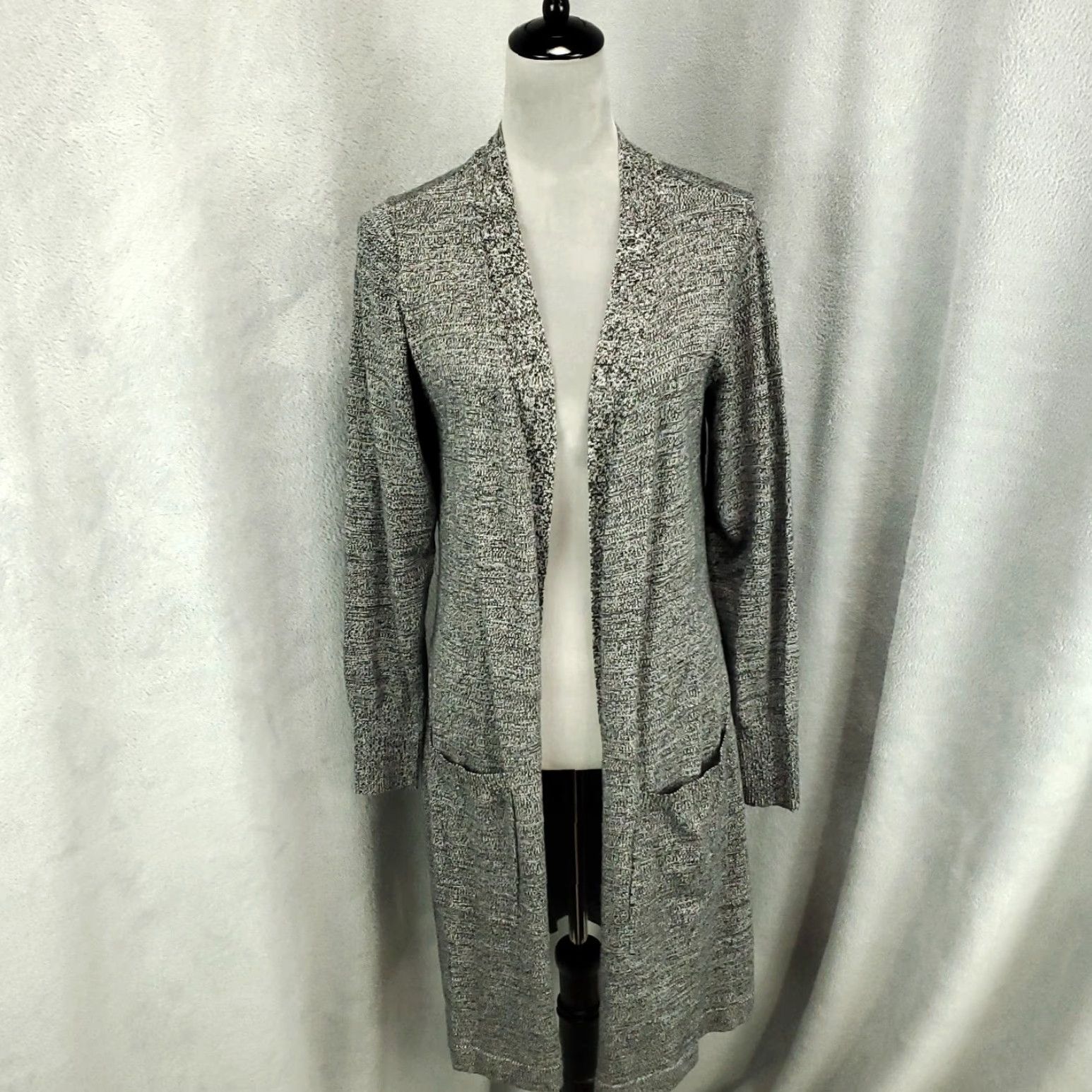 Vintage Womens Cardigan Size M Open Pockets Long Sleeve Longline Black Heathered Gray Knit Open Cardigan Women Regular D&Co. Vintage No 90s? Size M / US 6-8 / IT 42-44 - 2 Thumbnail