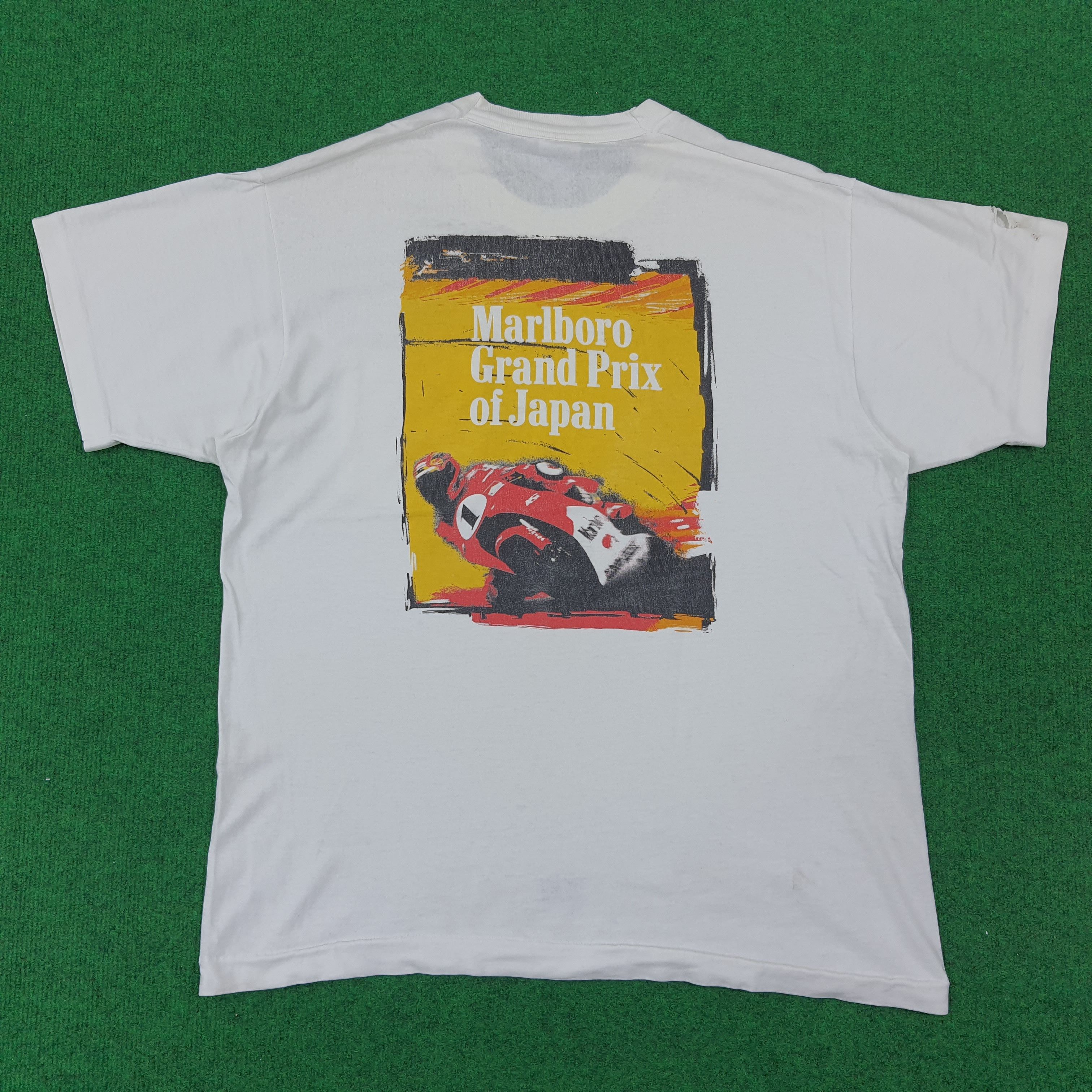Marlboro × Vintage Vintage Marlboro Grand Prix of Japan Racing Team GP Tshirt Size US L / EU 52-54 / 3 - 1 Thumbnail