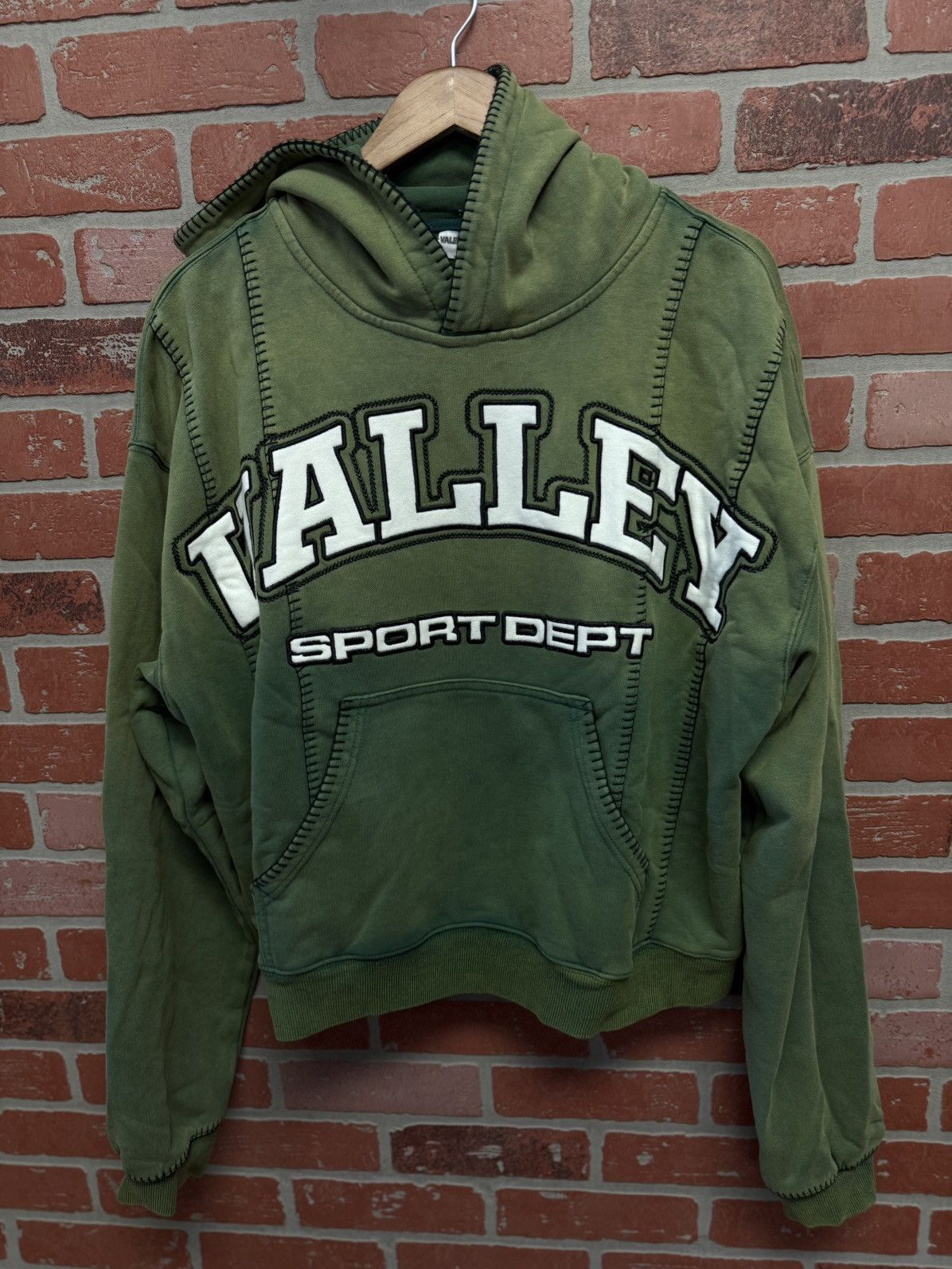 Vale Valley Green Pullover Hoodie Size XL (NEW) Size US XL / EU 56 / 4 - 3 Thumbnail
