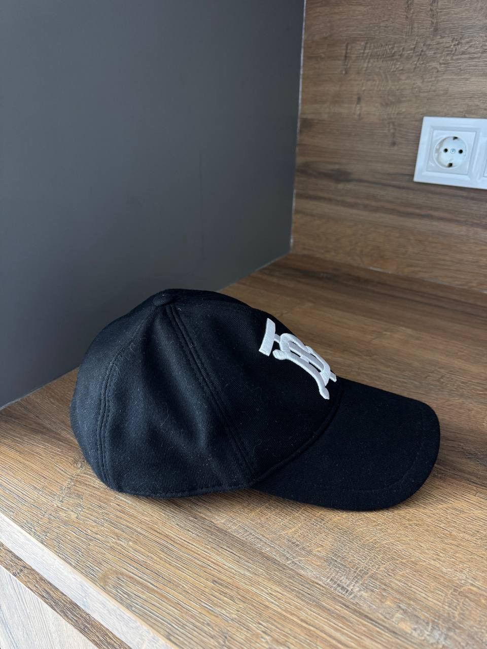 Burberry Burberry Cap Size ONE SIZE - 2 Thumbnail