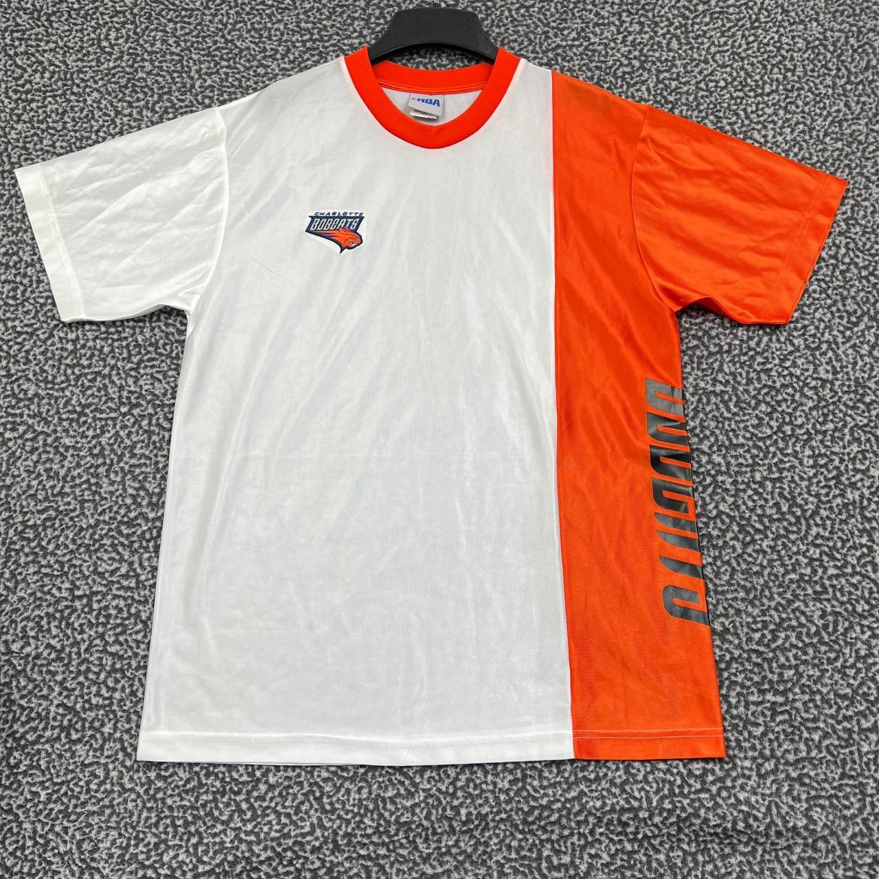NBA Charlotte Bobcats Shirt Men Medium White NBA Crew Neck M Size US M / EU 48-50 / 2 - 1 Thumbnail