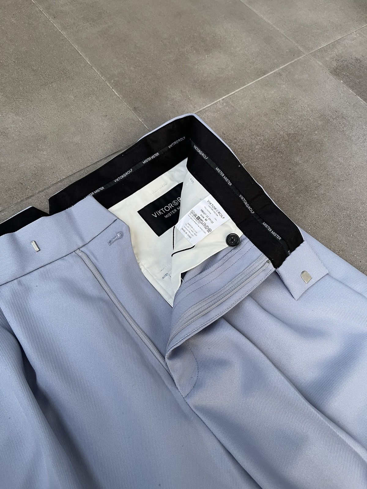 Viktor & Rolf !DS! SS22 Viktor & Rolf Pleat Detail High Closure Pants Size US 30 / EU 46 - 16 Thumbnail