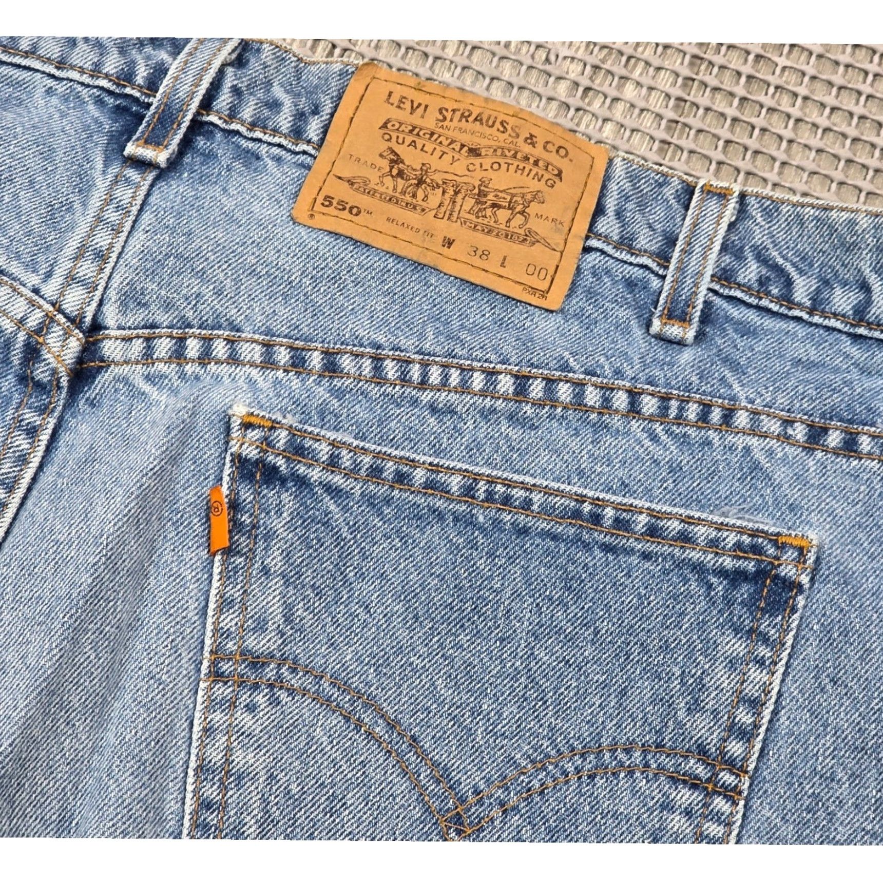 Levi's VTG Levi's 550 Relaxed Fit Denim Bermuda Shorts Mens 38 Blue OrangeTab Vintage Casual Pockets 11in Inseam Size US 38 / EU 54 - 5 Thumbnail