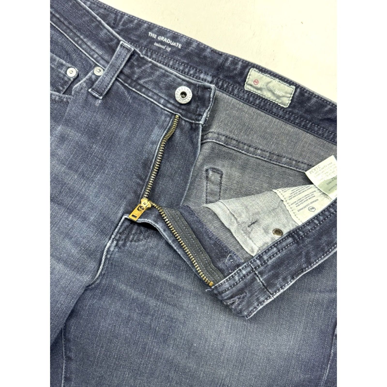 Vintage AG Adriano Goldschmied The Graduate Tailored Leg Dark Wash Jeans Mens 31x20.5 Size US 31 - 3 Thumbnail