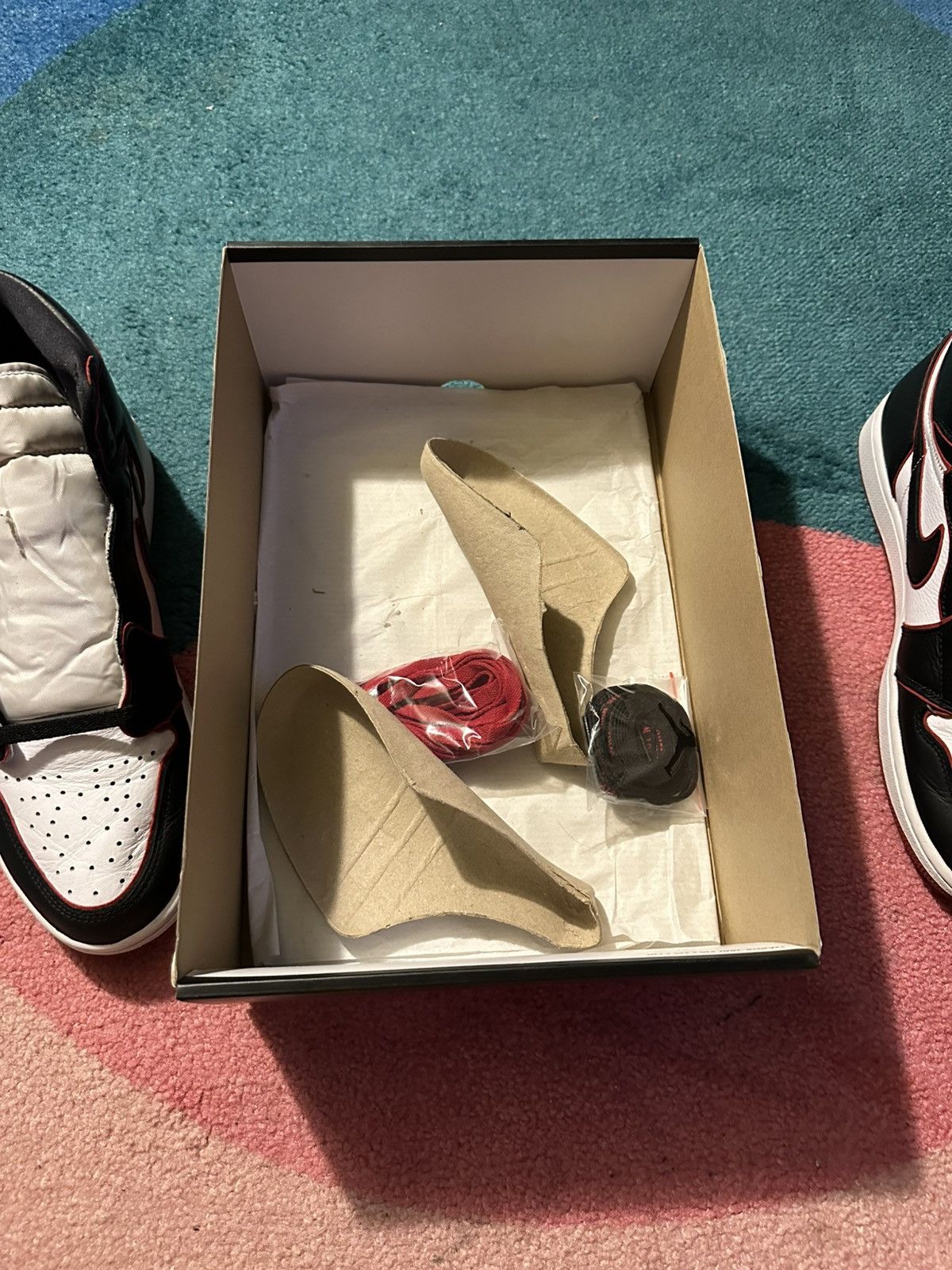 Jordan Brand Air Jordan 1 Retro High Bloodline Size US 11.5 / EU 44-45 - 15 Thumbnail