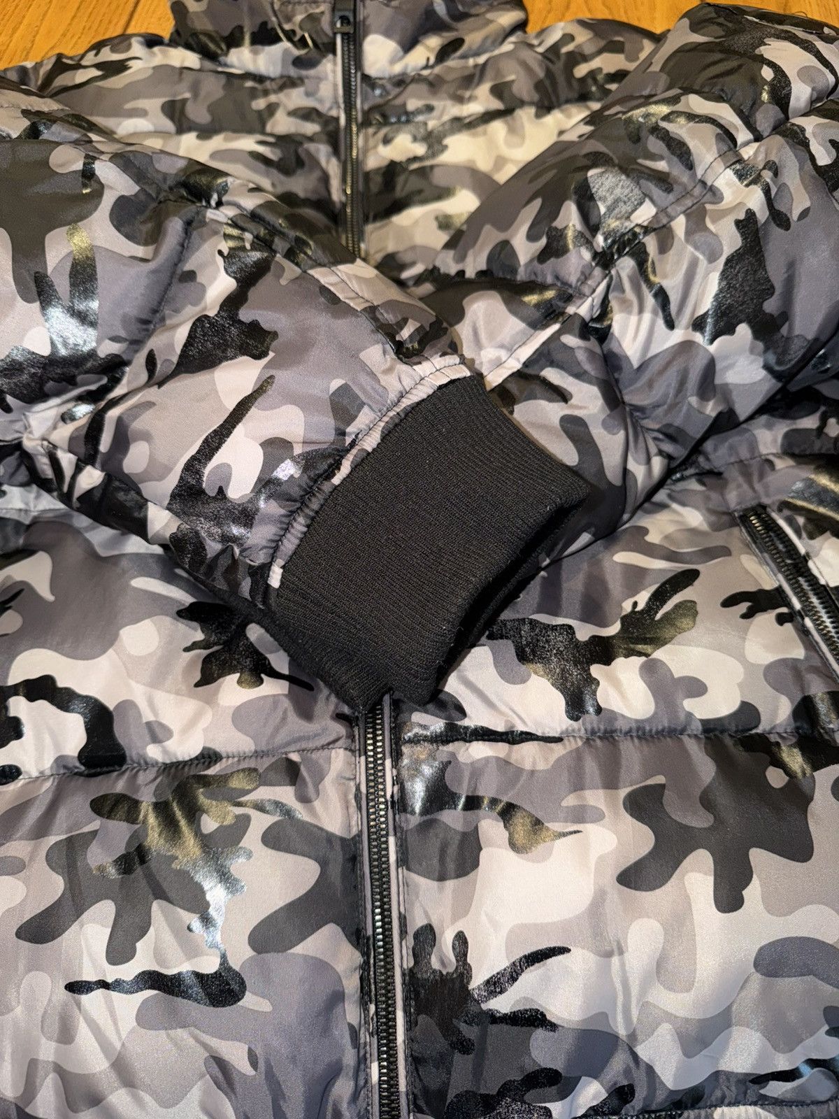 Guess Guess Men’s Puffer Jacket Black Camouflage Pattern Size XXL Size US XXL / EU 58 / 5 - 13 Thumbnail