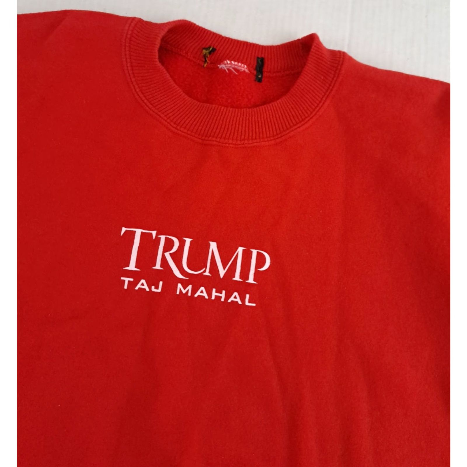 Vintage Vintage Trump Taj Mahal Atlantic City Embroidered Sweatshirt Red Unisex Adults XL Pullover Crew Neck Canvas Cotton Long Sleeve Size US XL / EU 56 / 4 - 2 Thumbnail
