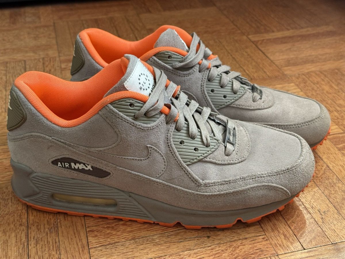 Nike Nike Air Max Milan Size US 9 / EU 42 - 1 Thumbnail