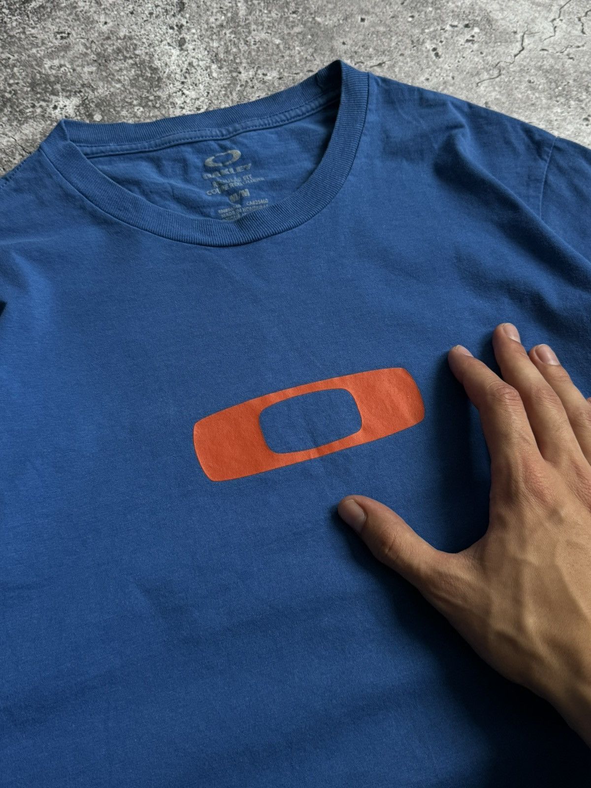 Oakley × Vintage Vintage Oakley center logo oversized t-shirt Size US M / EU 48-50 / 2 - 5 Thumbnail