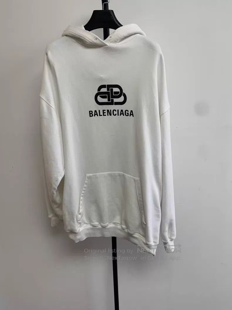 Balenciaga Balenciaga Pullover Drawstring Hooded Sweatshirt White Size US XS / EU 42 / 0 - 1 Thumbnail