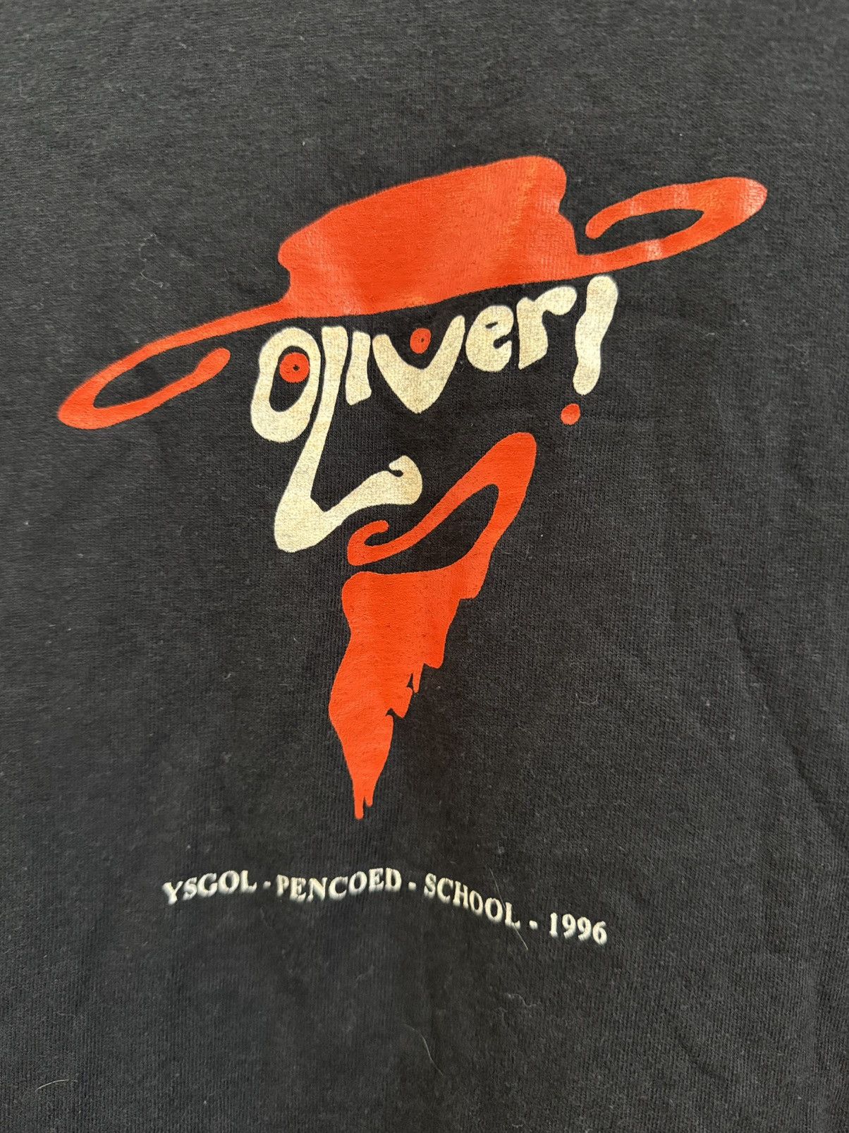Band Tees × Vintage OLIVER TWIST Musical Vintage 1996 Black Charles Dickens Size US M / EU 48-50 / 2 - 3 Thumbnail