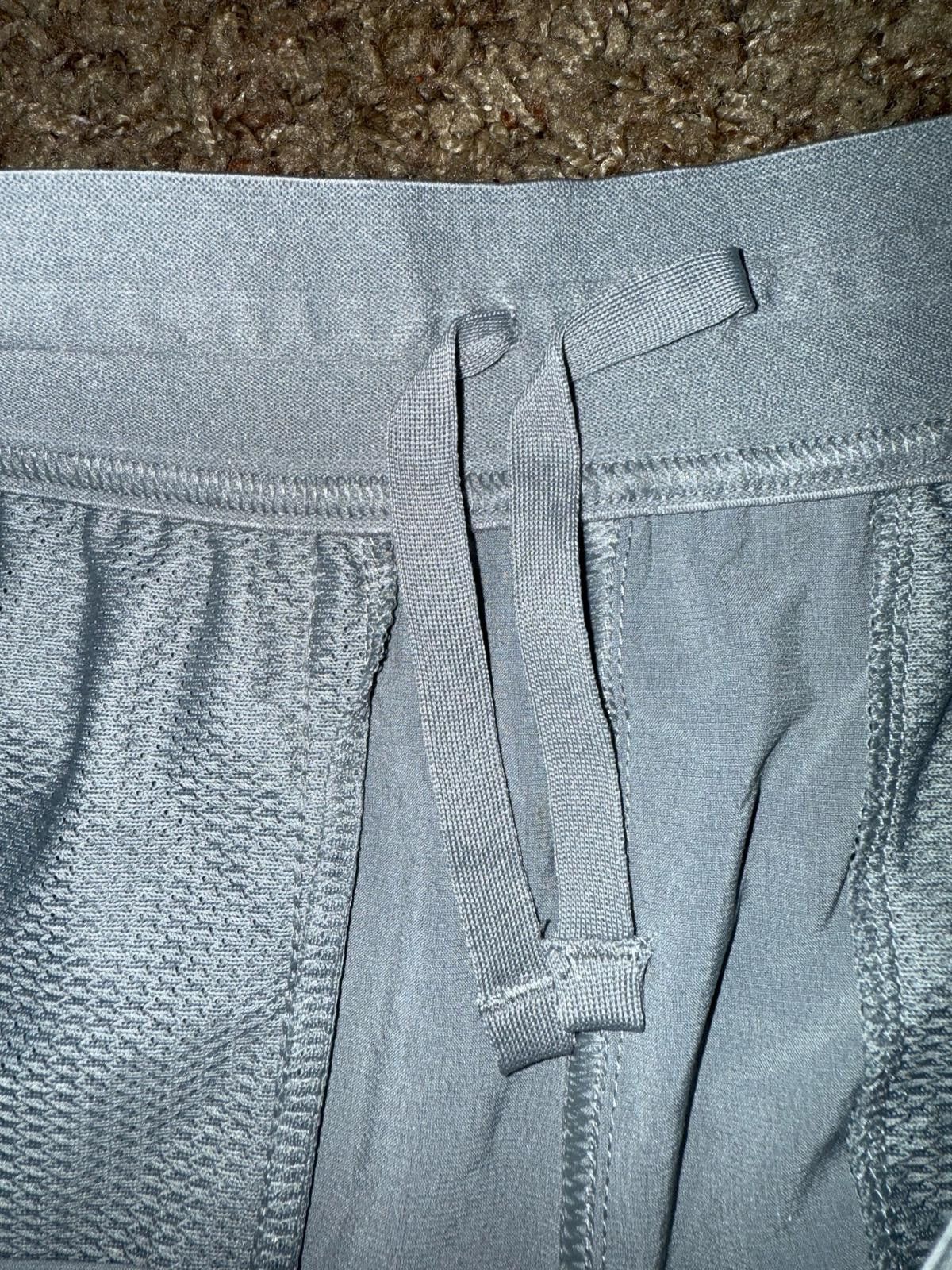 Nike Men's Nike Yoga Dri-FIT Training Athletic Shorts Size US 32 / EU 48 - 7 Thumbnail