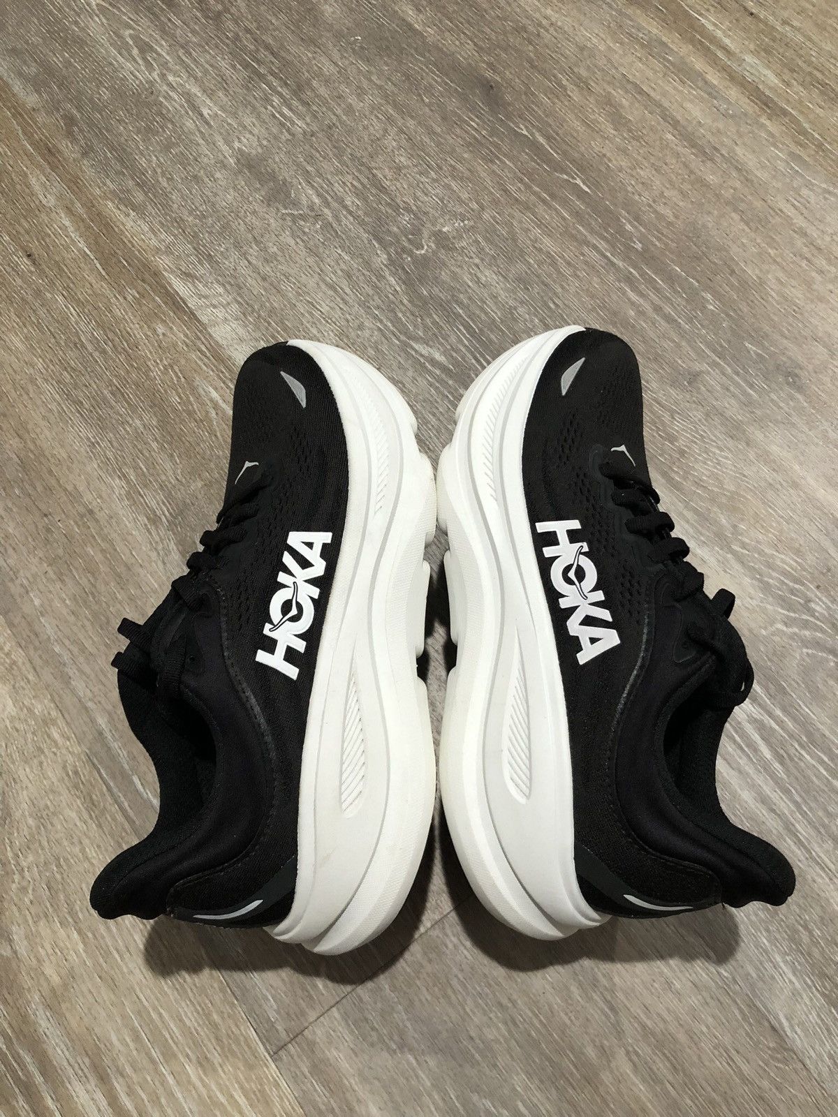Hoka Hoka Bondi 9 Shoes Womens Size 7 Black White Running Sneaker Size US 7 / IT 37 - 7 Thumbnail