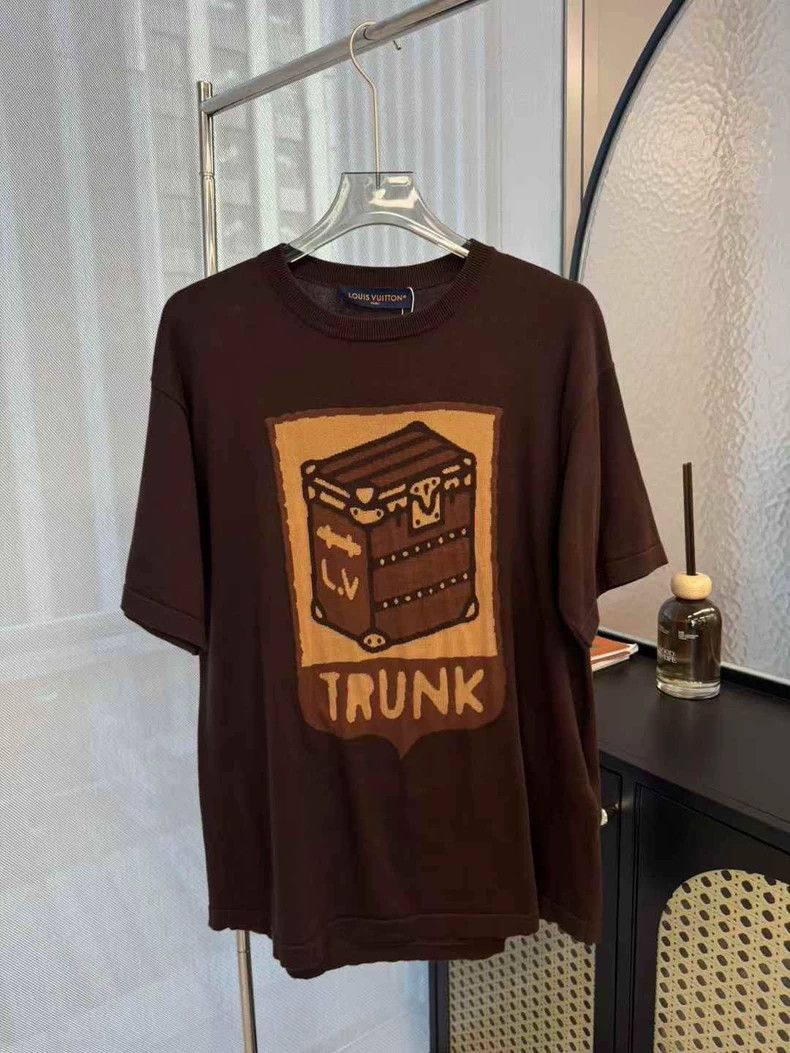 Louis Vuitton Louis Vuitton Brown hard case knit short sleeves Size US L / EU 52-54 / 3 - 1 Thumbnail