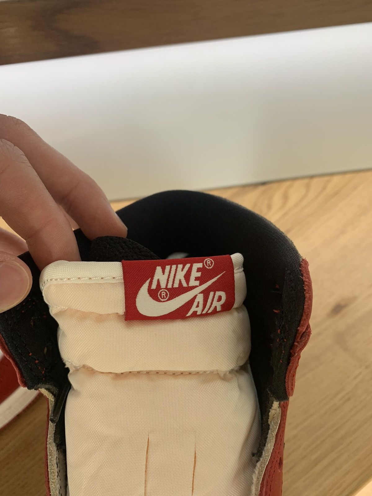 Nike Nike Air Jordan 1 Retro High Chicago Lost and Found Size US 6 / EU 39 - 11 Thumbnail