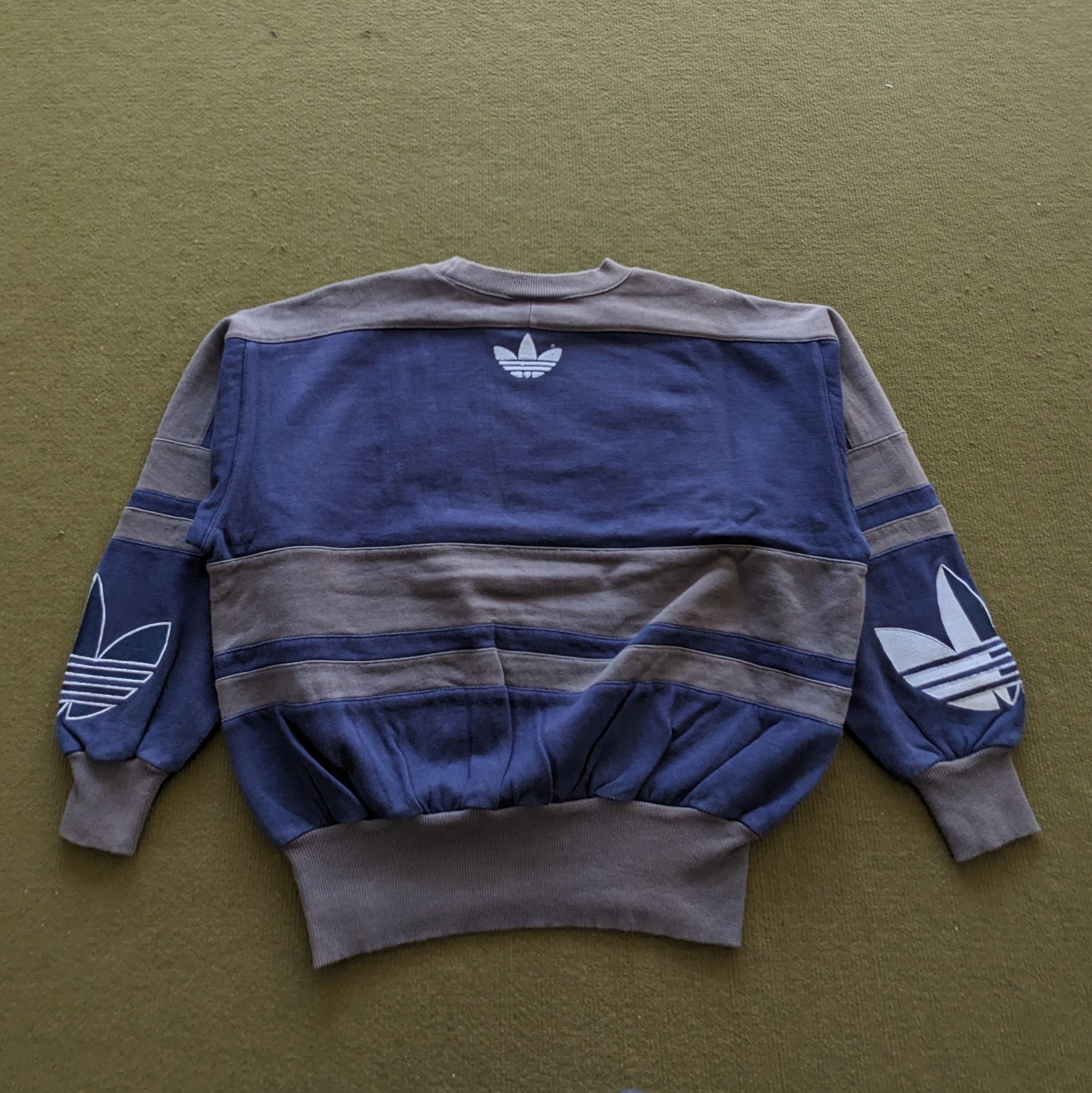 Adidas Vintage ADIDAS Three Stripes Sportswear Brand Sweatshirt Size US L / EU 52-54 / 3 - 2 Thumbnail
