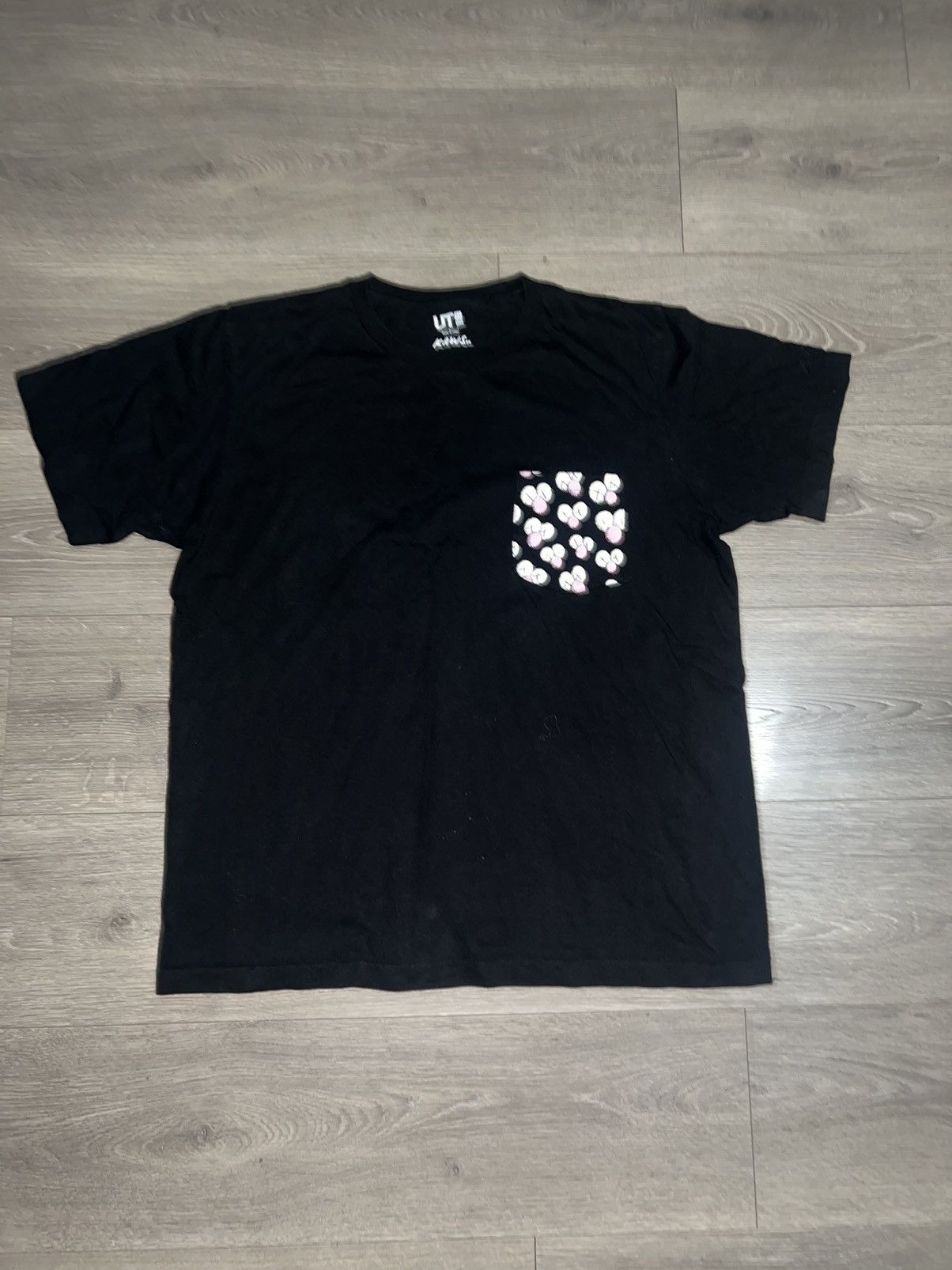 Kaws × Uniqlo Kaws x Uniqlo 2019 Collab Size US L / EU 52-54 / 3 - 1 Thumbnail