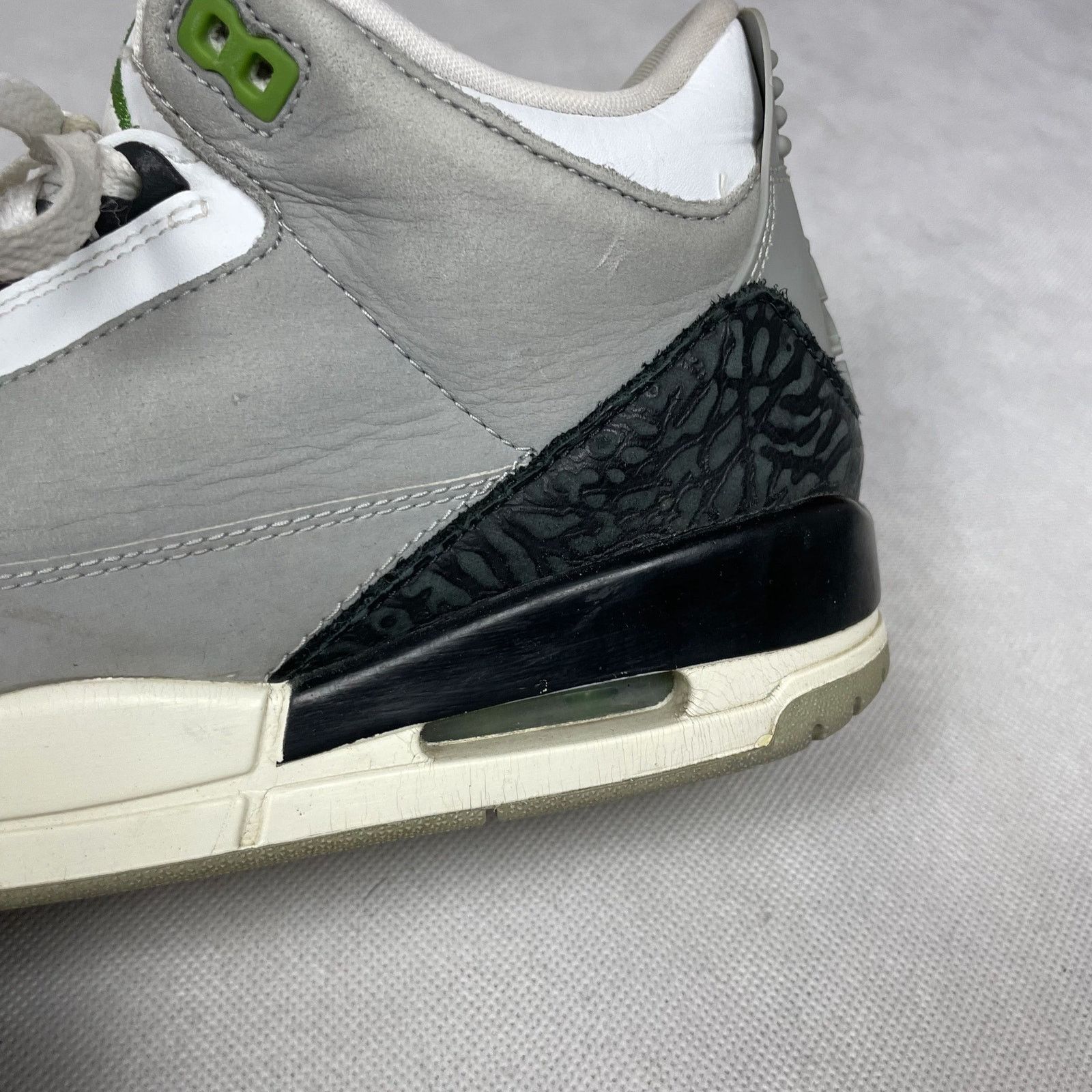 Jordan Brand Air Jordan 3 Retro Chlorophyll 136064-006 Men Basketball 9.5 Size US 9.5 / EU 42-43 - 7 Thumbnail