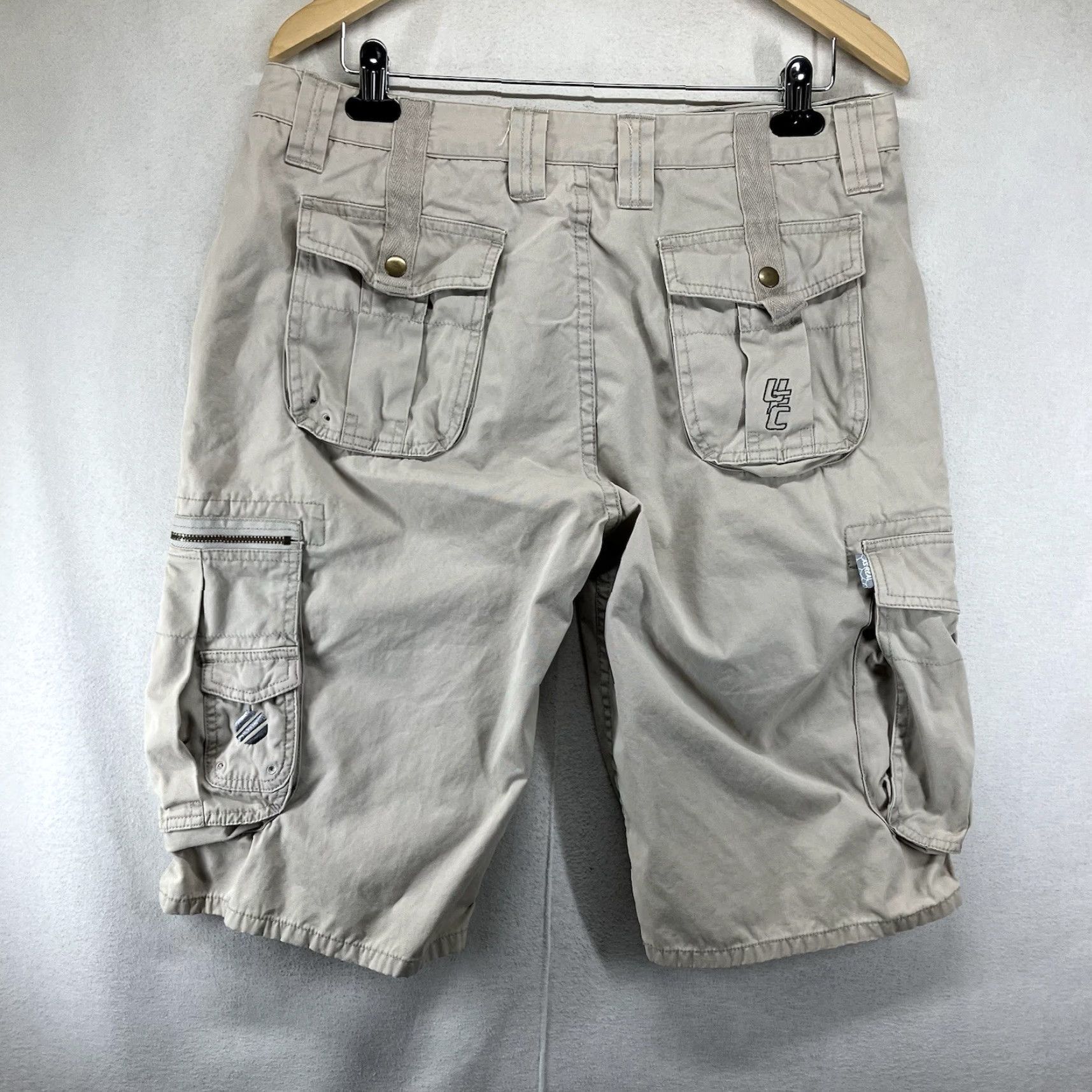 UFC VINTAGE UFC Ultimate Fighter Cargo Shorts Men 34 Beige Cotton 34x12 MMA Embroidered Logo, Relaxed Fit, Mid Rise, Canvas, USA, y2k, 90s, Casual Mens Size US 34 / EU 50 - 2 Thumbnail