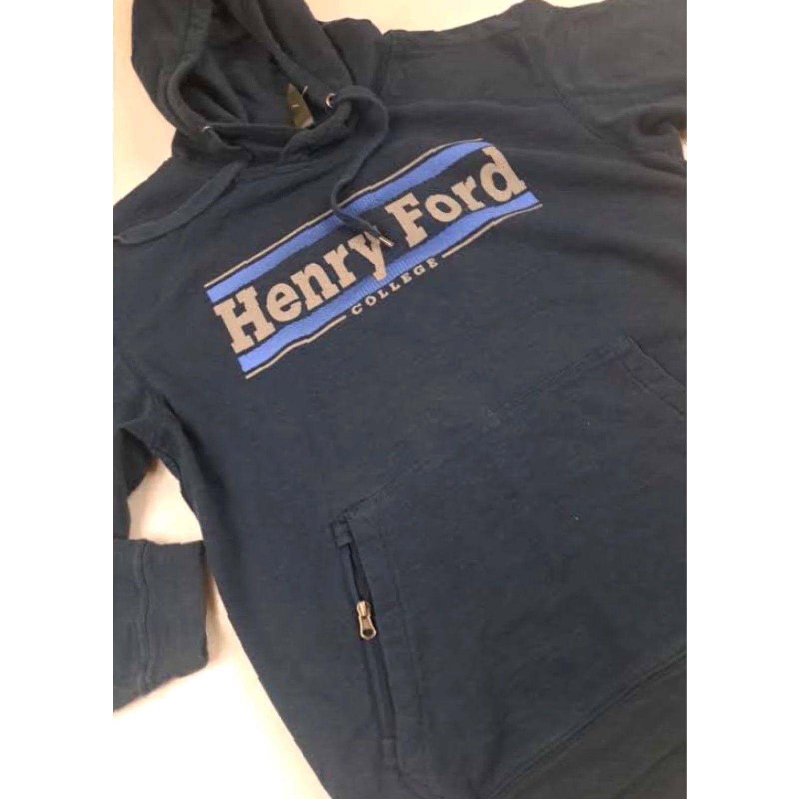 Ford Henry Ford College Blue Medium Pullover Hooded Sweatshirt Men M Blue College Hooded Pullover Sweatshirt Size US M / EU 48-50 / 2 - 3 Thumbnail
