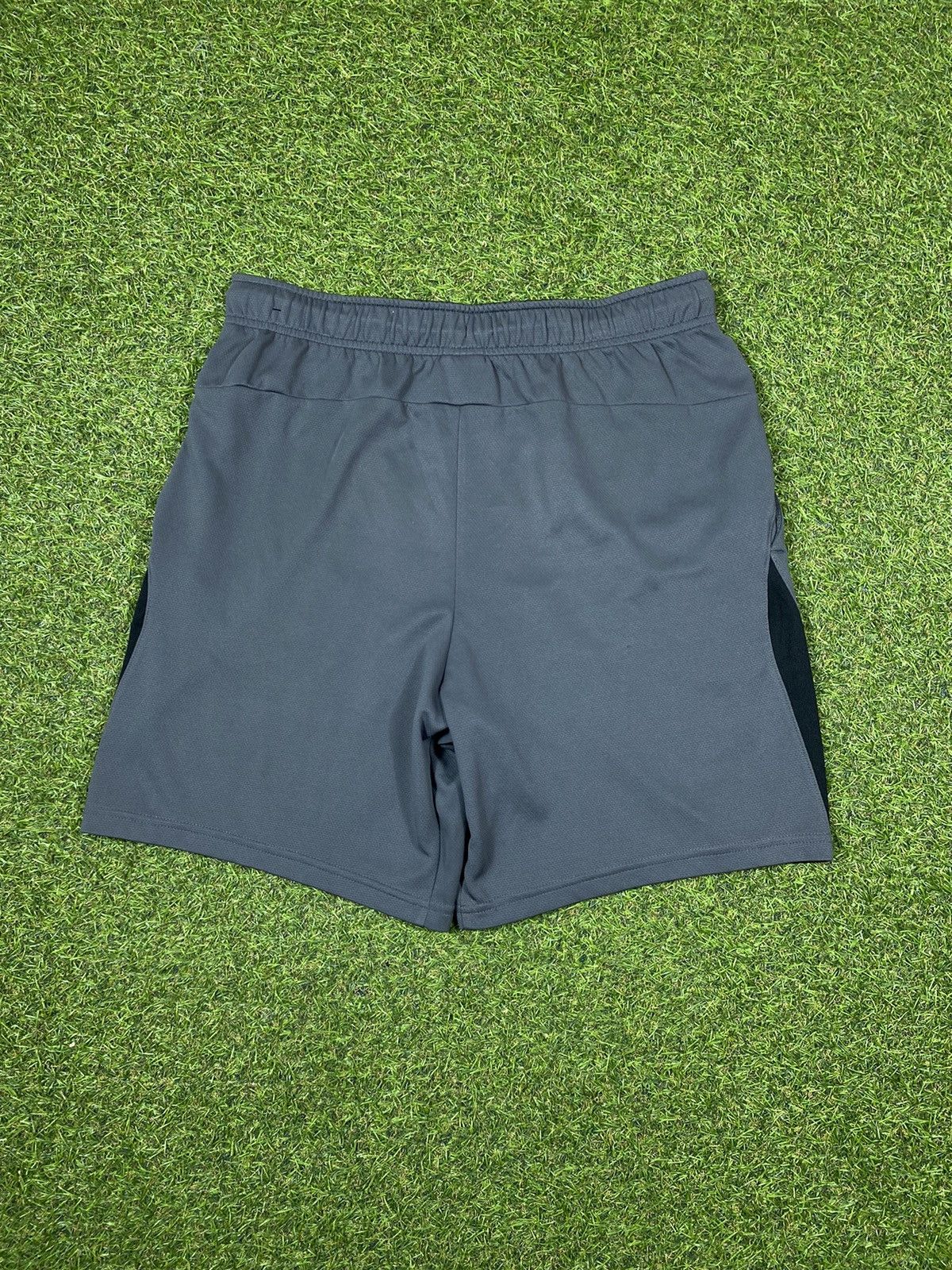 Nike Vintage Nike shorts streetwear swoosh casual y2k size M Size US 32 / EU 48 - 3 Thumbnail
