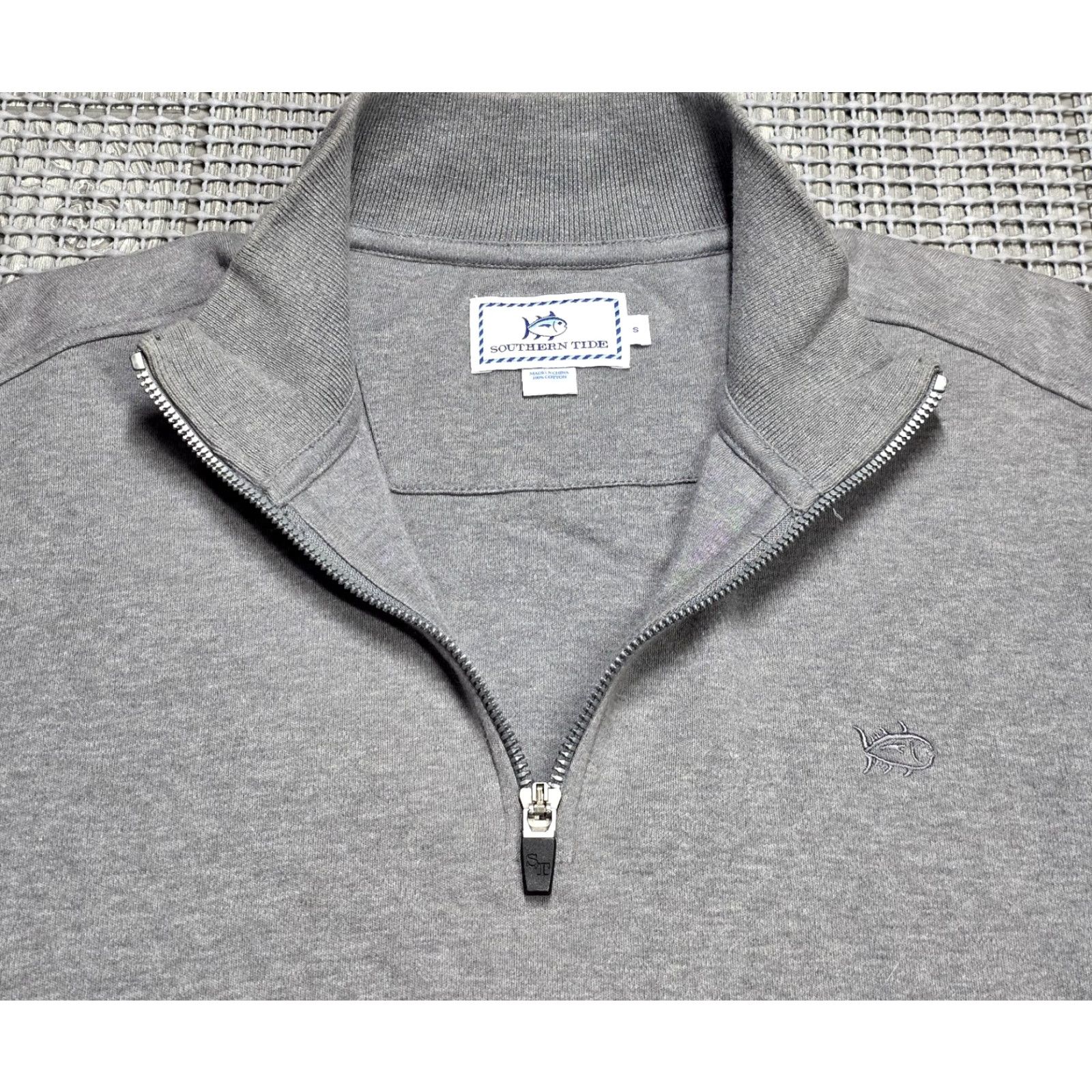 Vineyard Vines Vineyard Vines Sweater Mens S Gray Cotton 1/4 Zip Pullover Long Sleeve Mockneck Shirt Mens S Gray Cotton 1/4 Zip Pullover Long Sleeve Mockneck Size US S / EU 44-46 / 1 - 6 Thumbnail